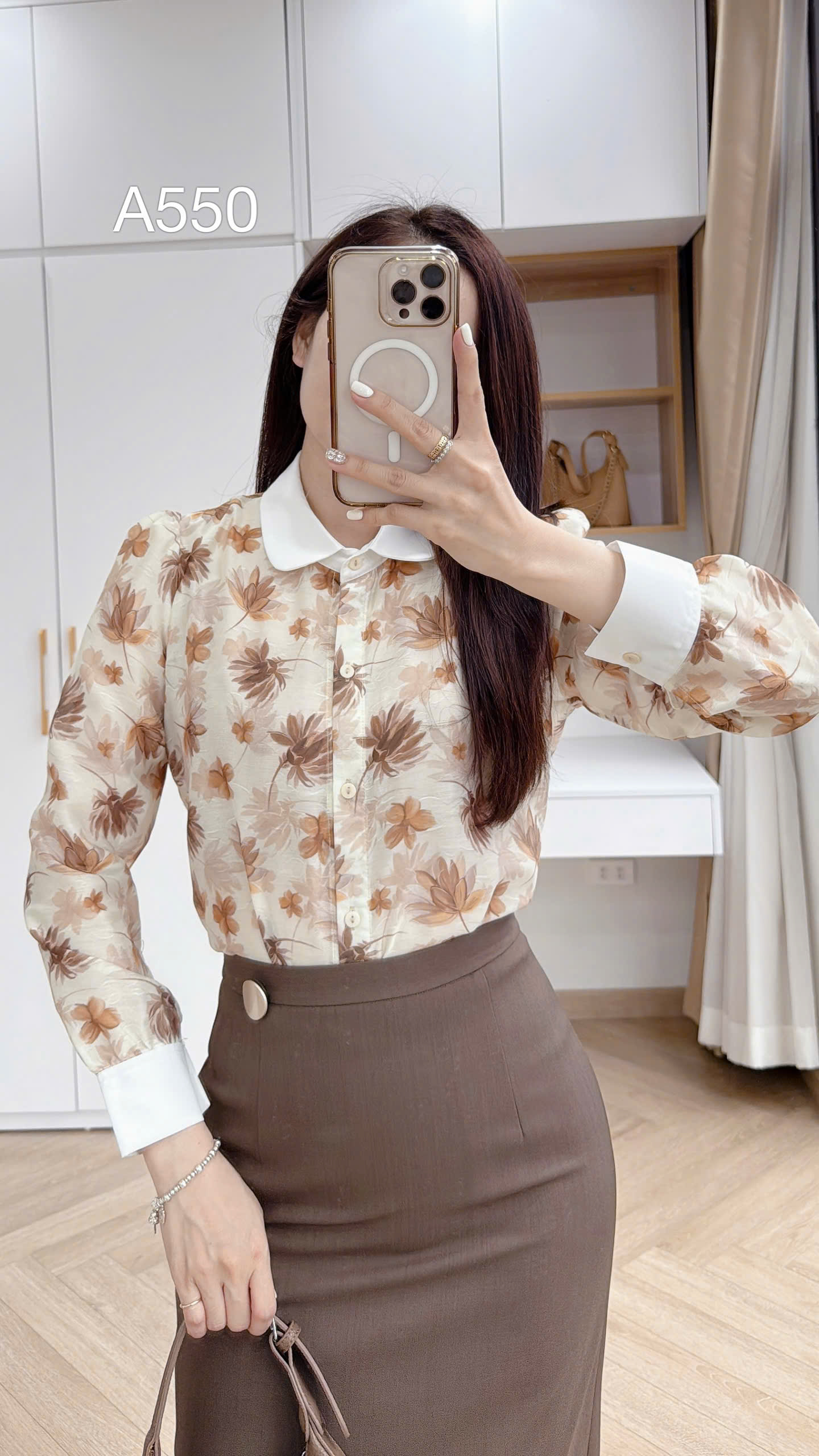 A550 Áo sơ mi cổ sen hoa phối