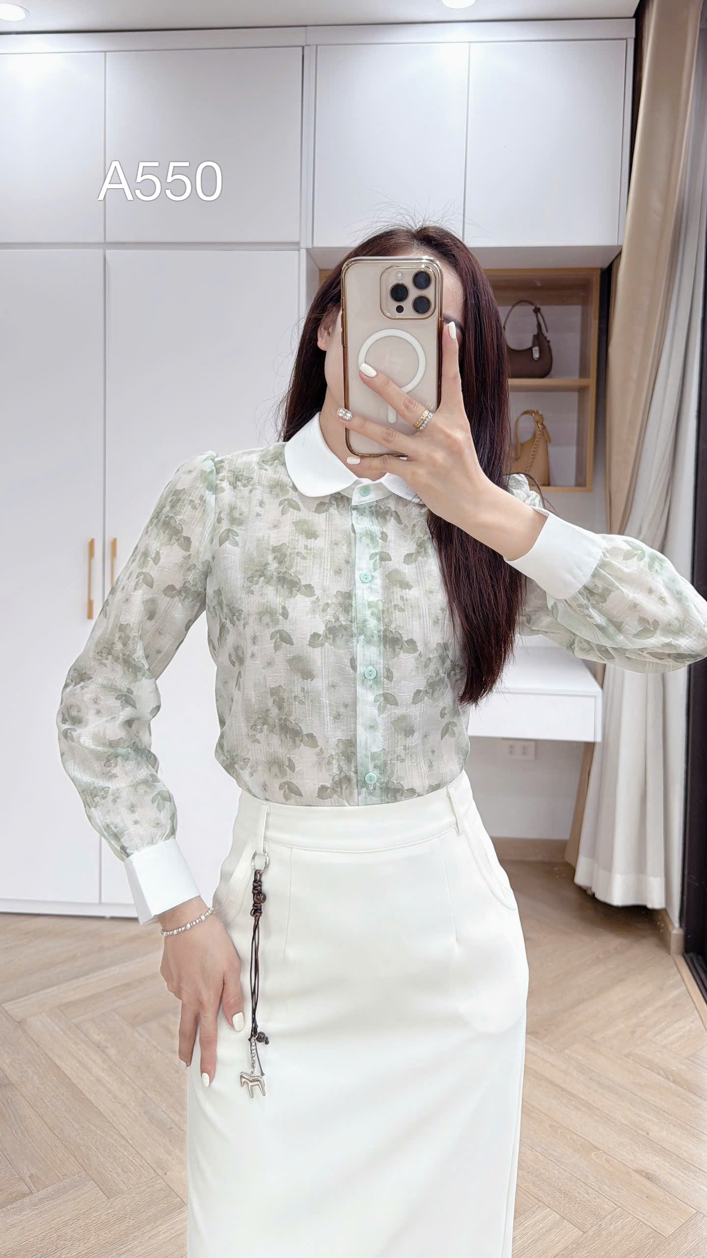A550 Áo sơ mi cổ sen hoa phối
