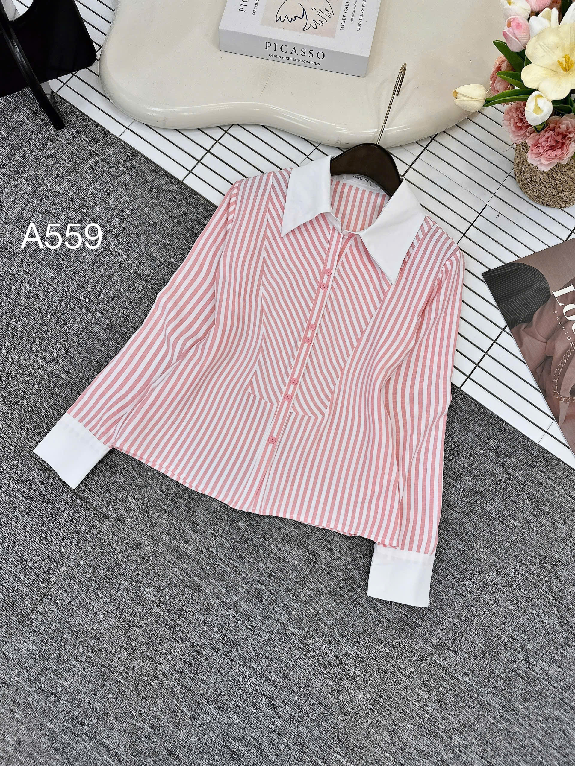 A559 Áo sơ mi kẻ cổ trắng