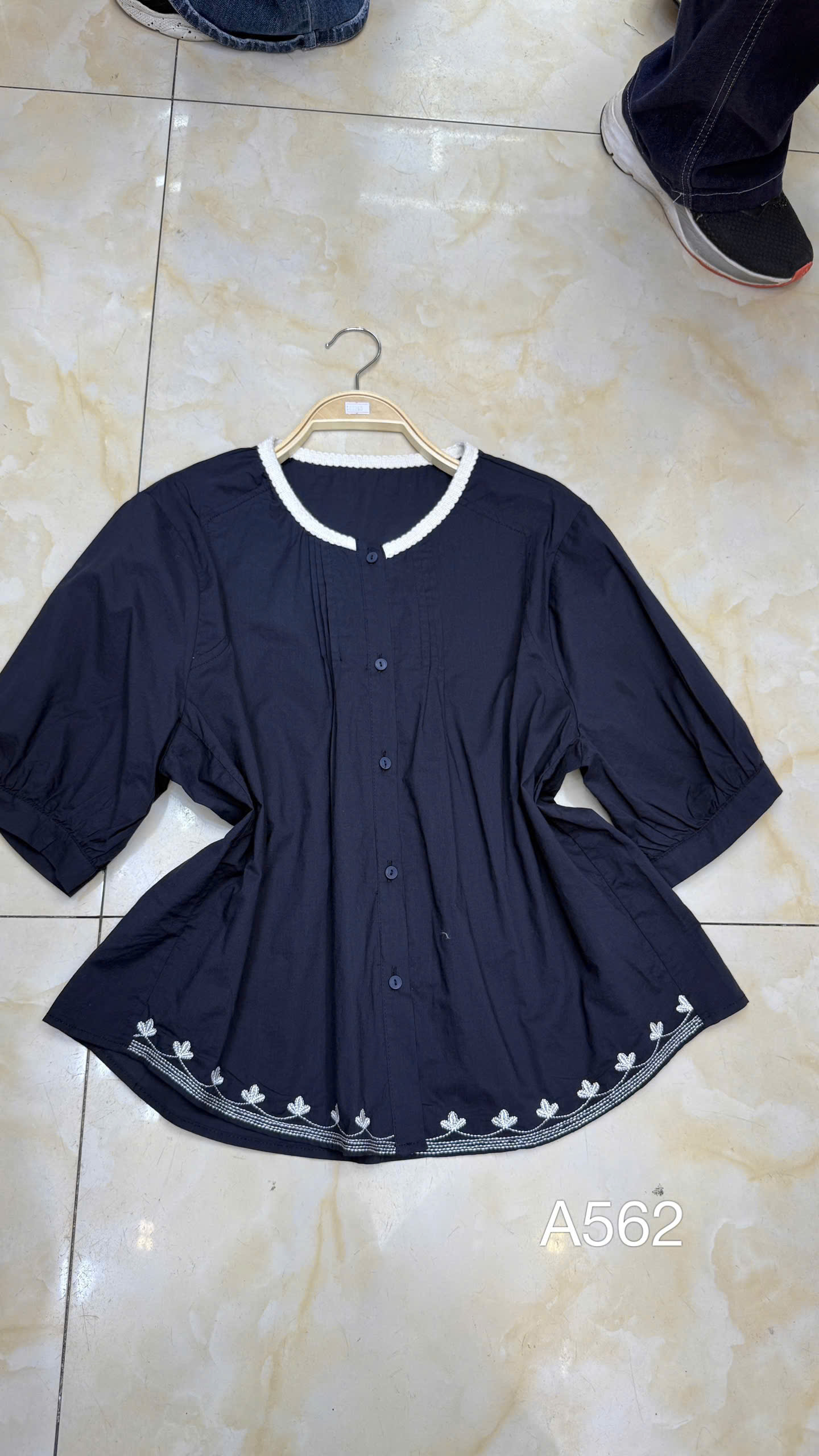 A562 Áo sơ mi tay lửng viền cỏ