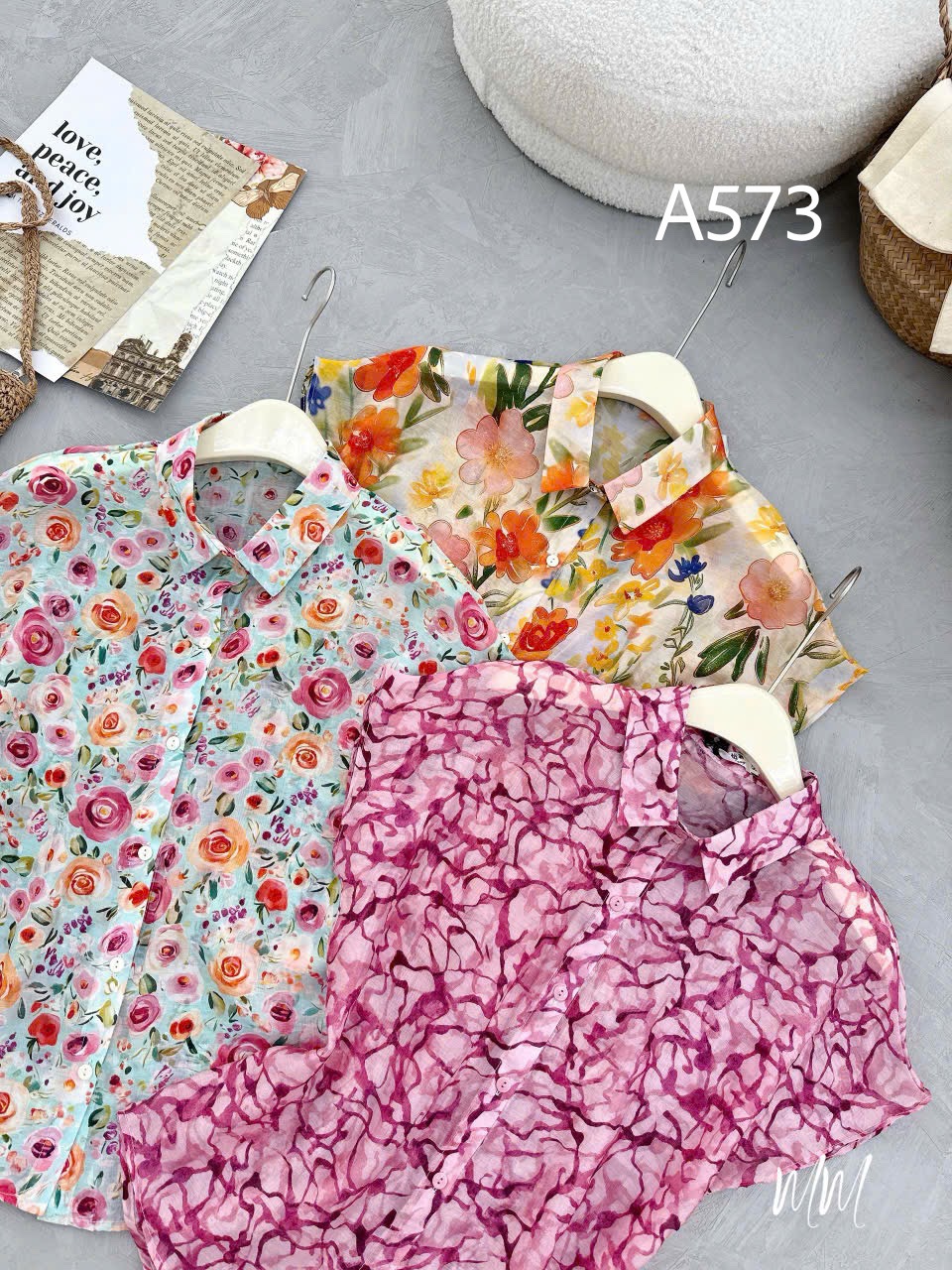 A573 Áo sơ mi hoa tay dơi