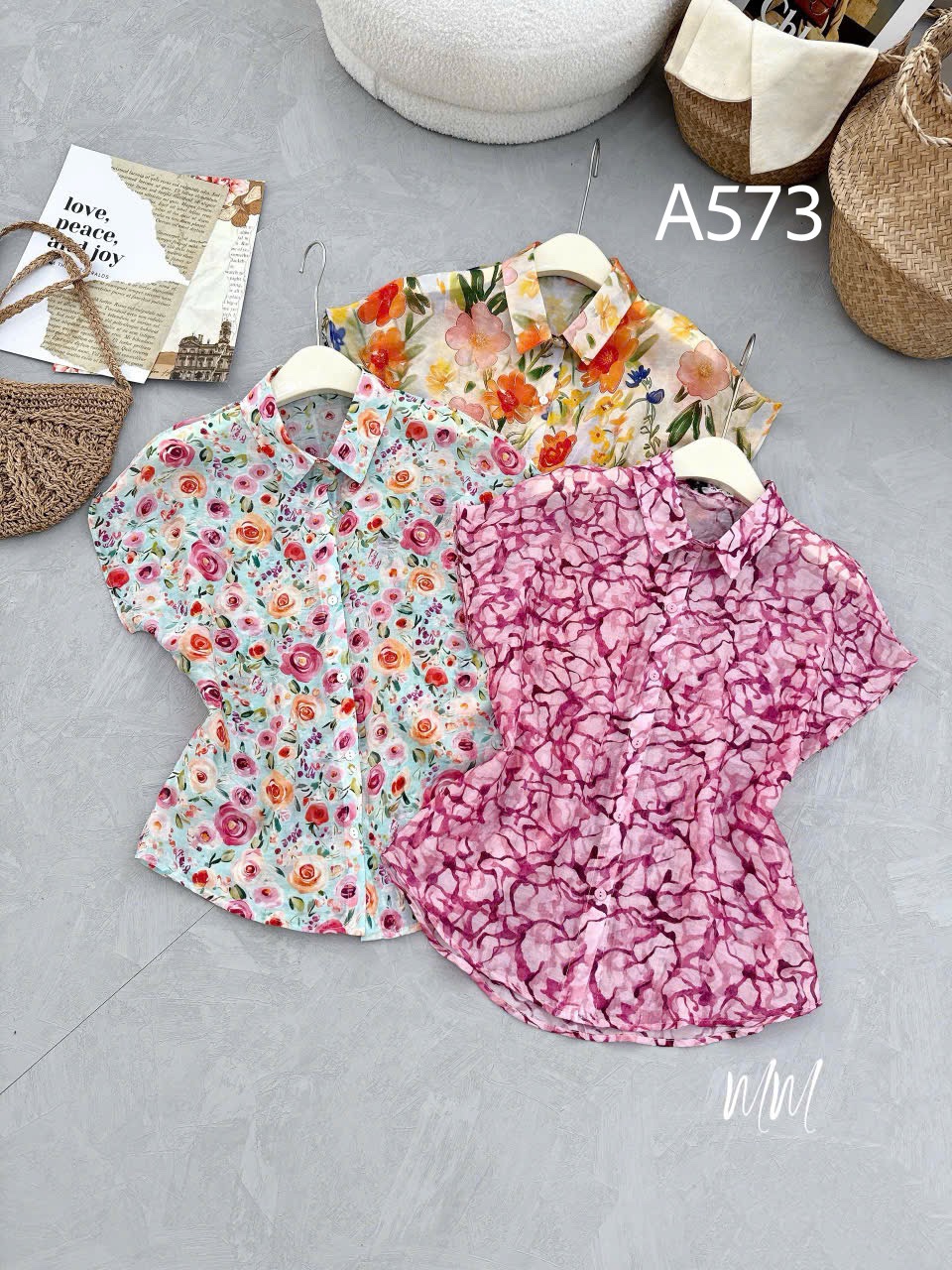 A573 Áo sơ mi hoa tay dơi