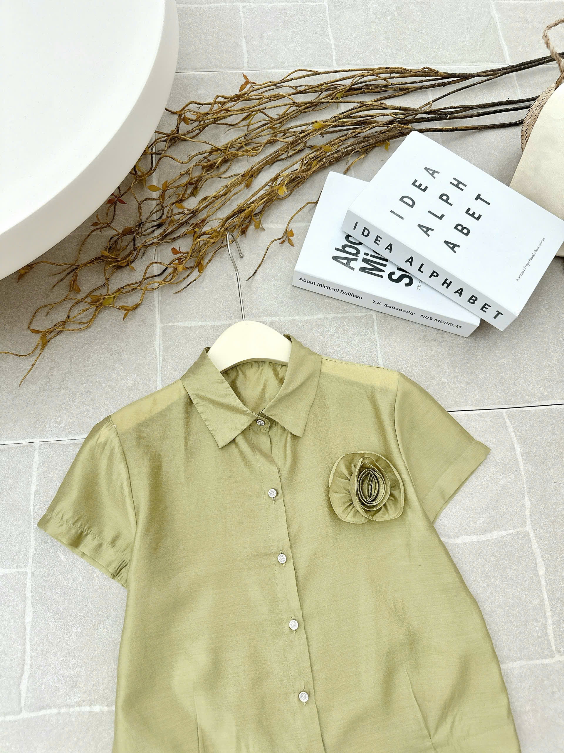 A606 Áo sơ mi hoa ngực