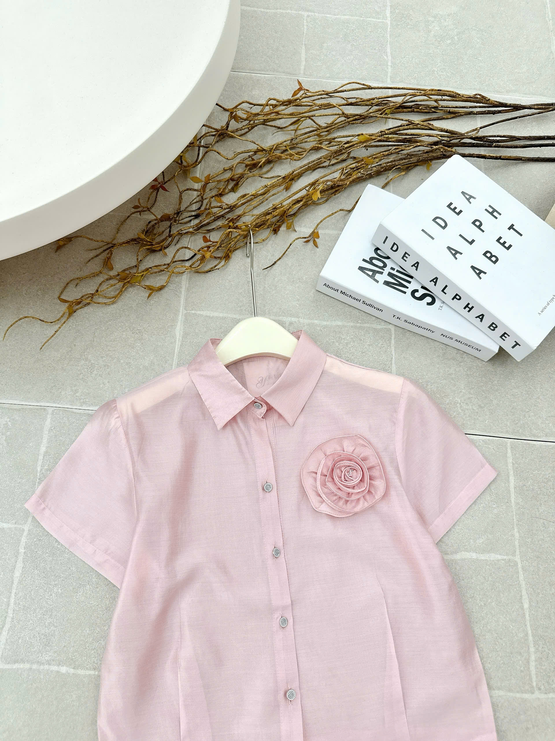A606 Áo sơ mi hoa ngực