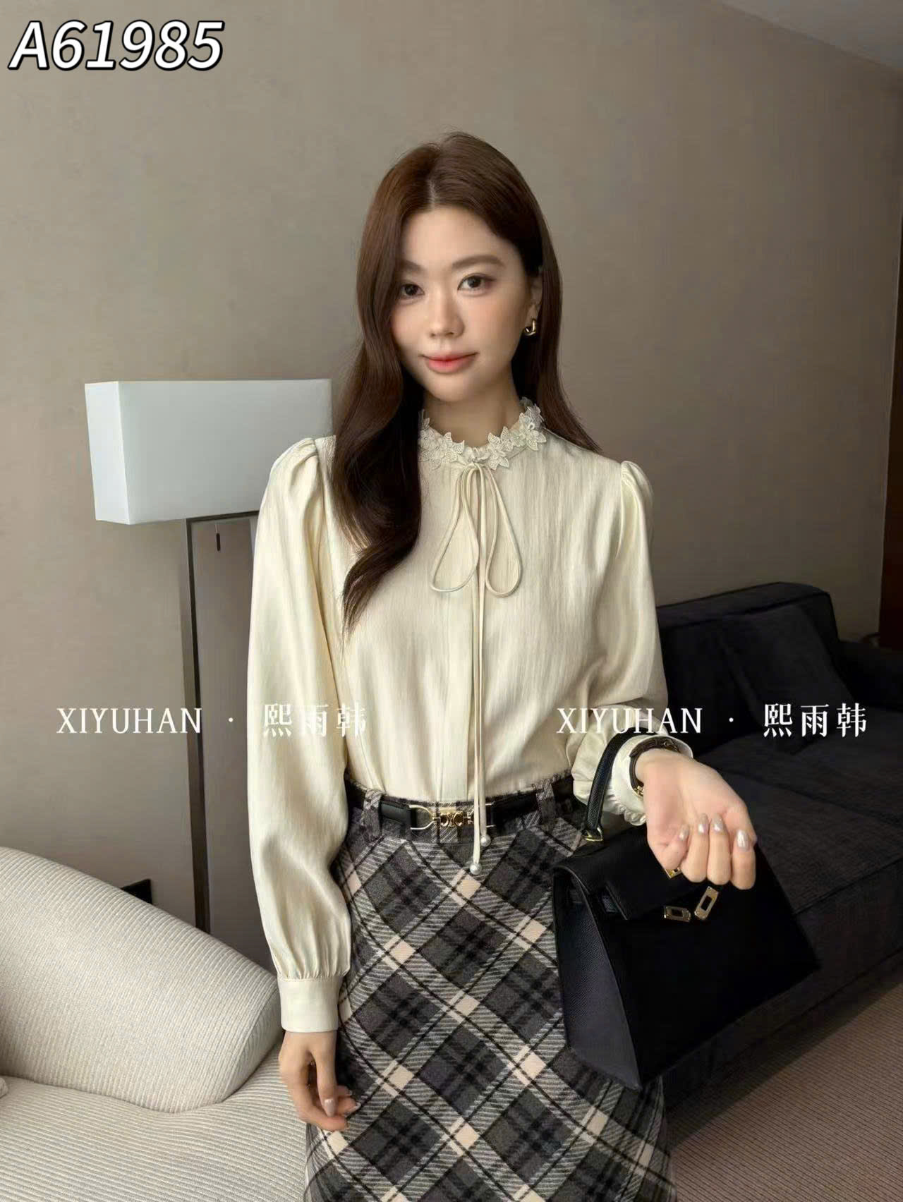 A61937 Áo sơ mi lụa cổ bèo QC