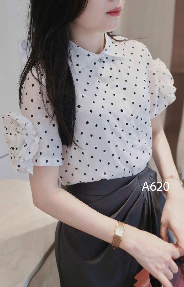 A620 Áo sơ mi chấm bi tay hoa