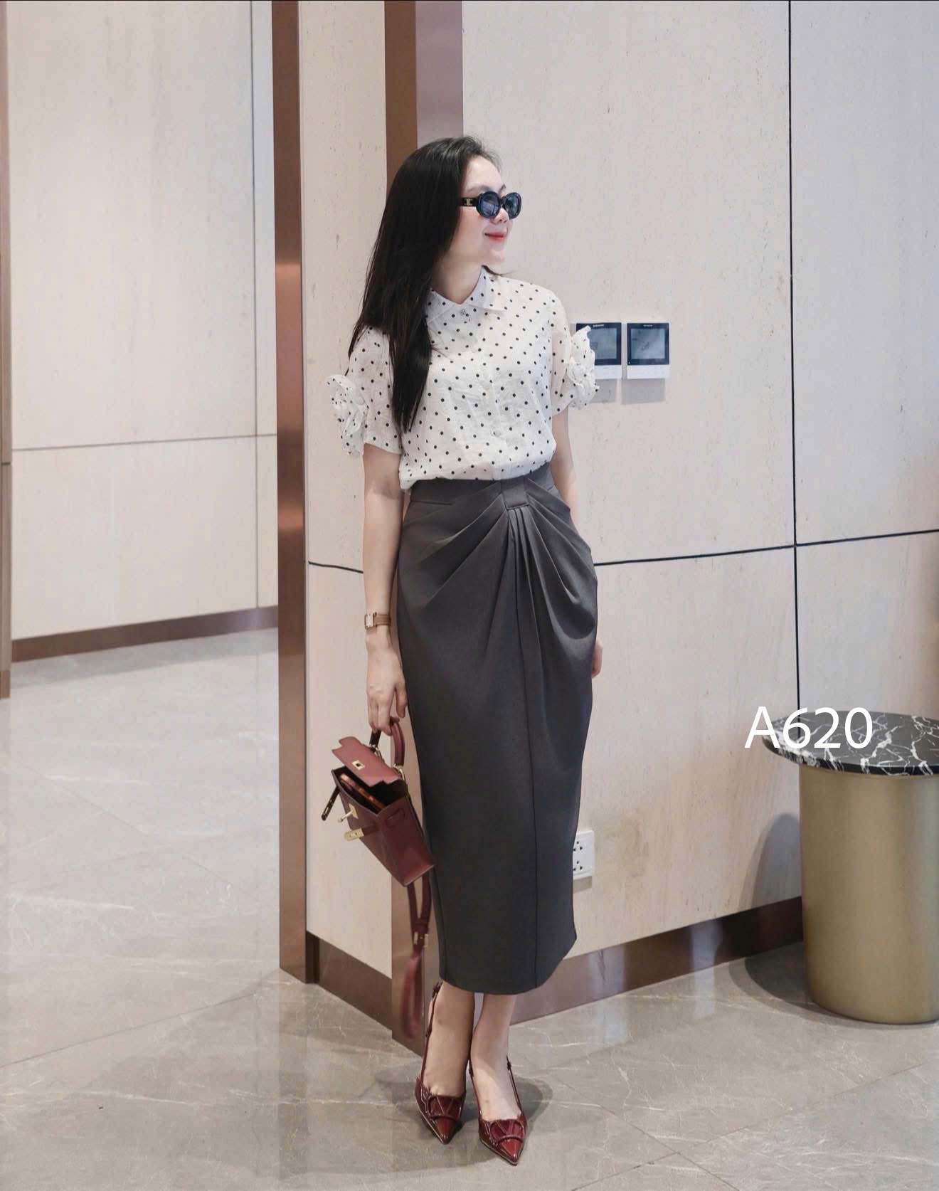 A620 Áo sơ mi chấm bi tay hoa