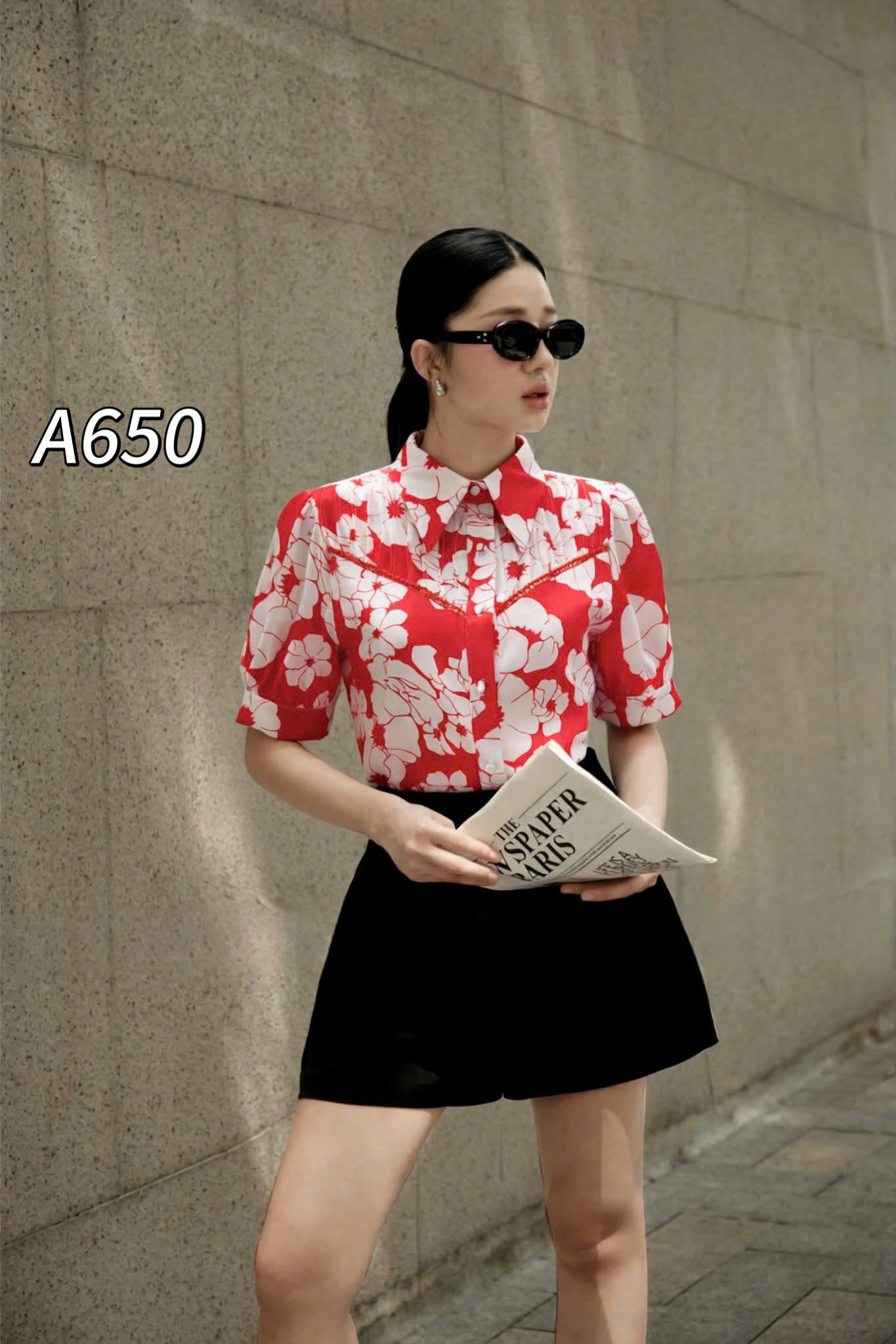 A650 Áo sơ mi hoa xếp ly ngực