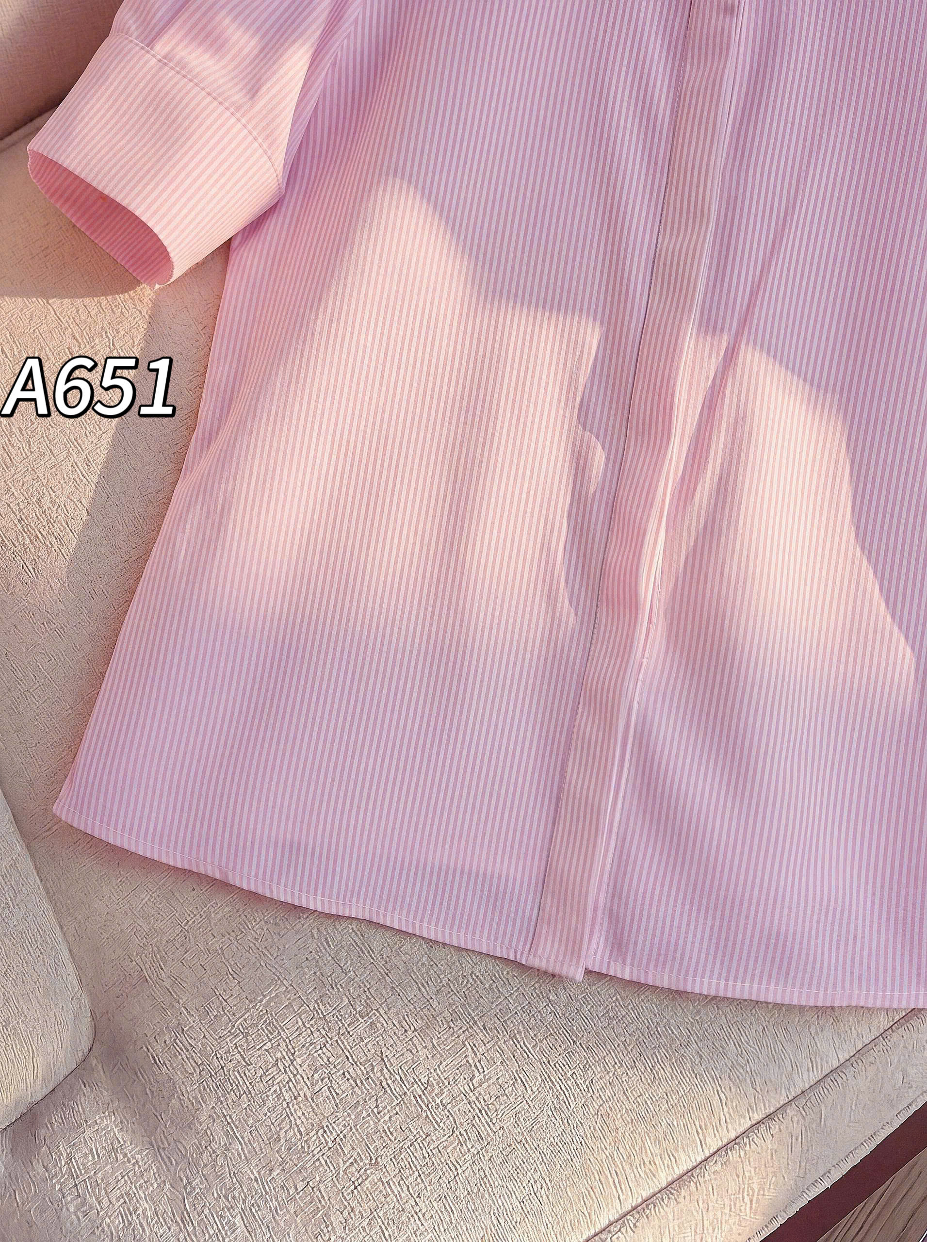 A651 Áo sơ mi kẻ cổ trắng tay bồng