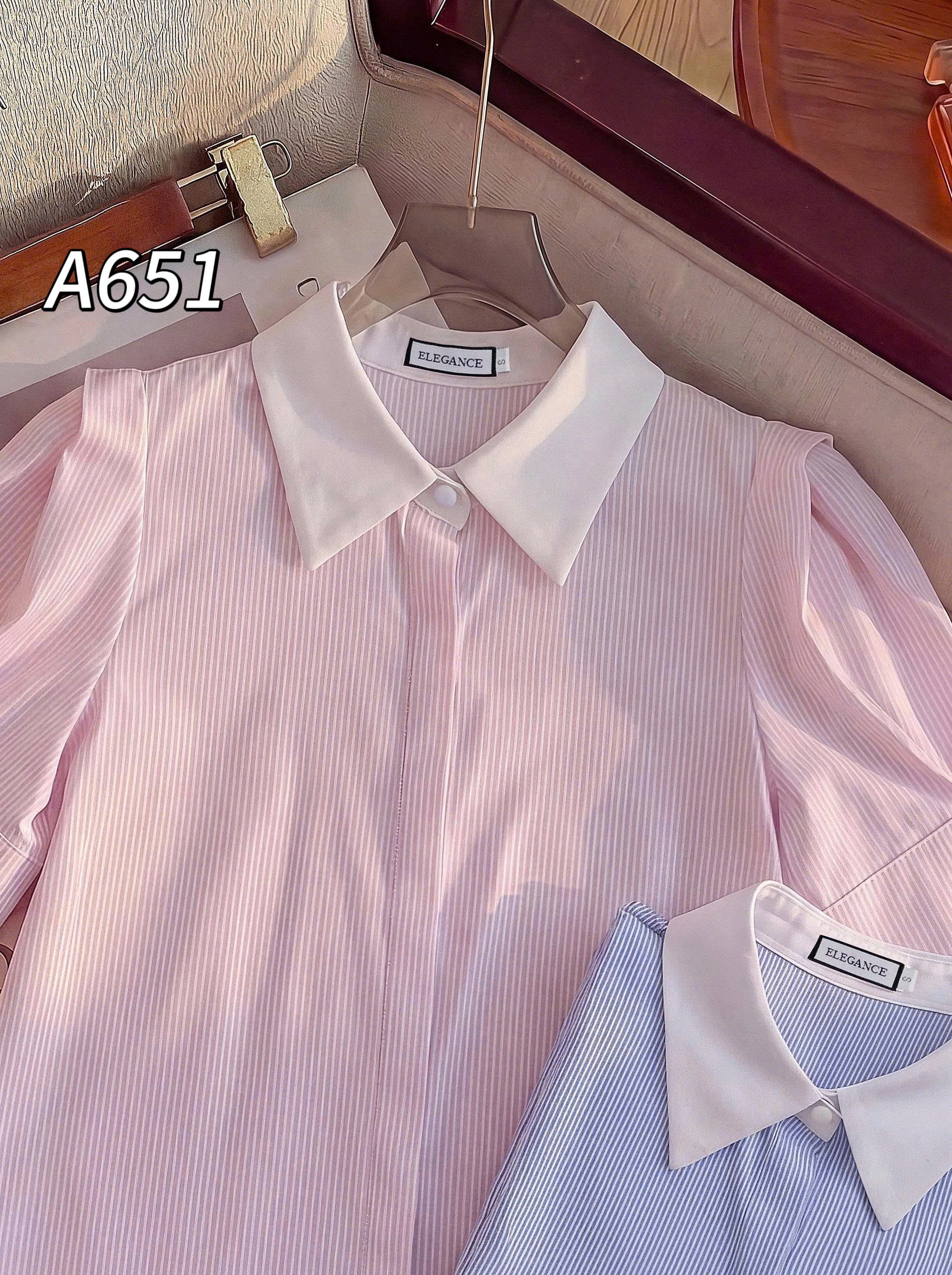 A651 Áo sơ mi kẻ cổ trắng tay bồng