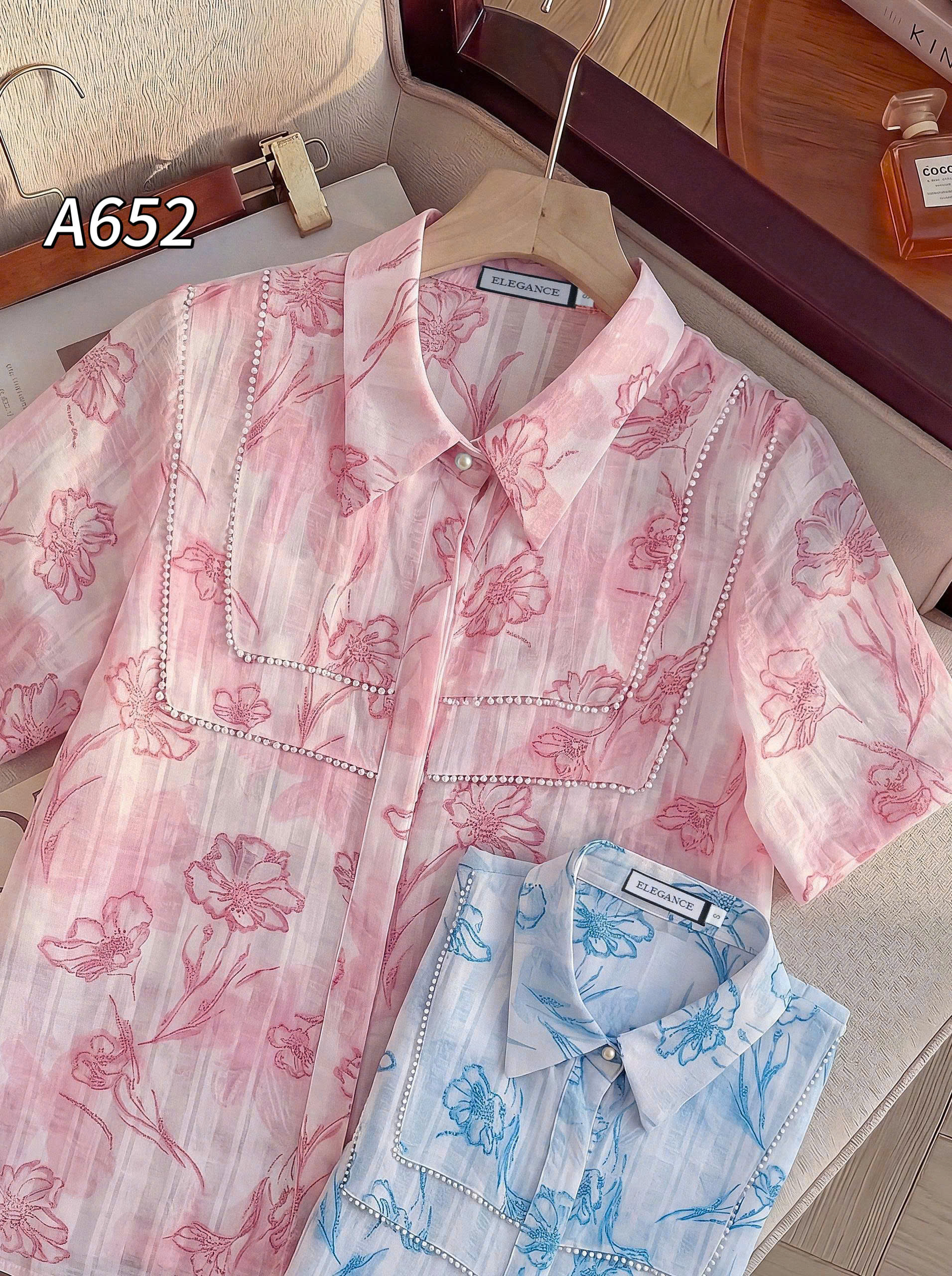 A652 Áo sơ mi hoa cổ vuông