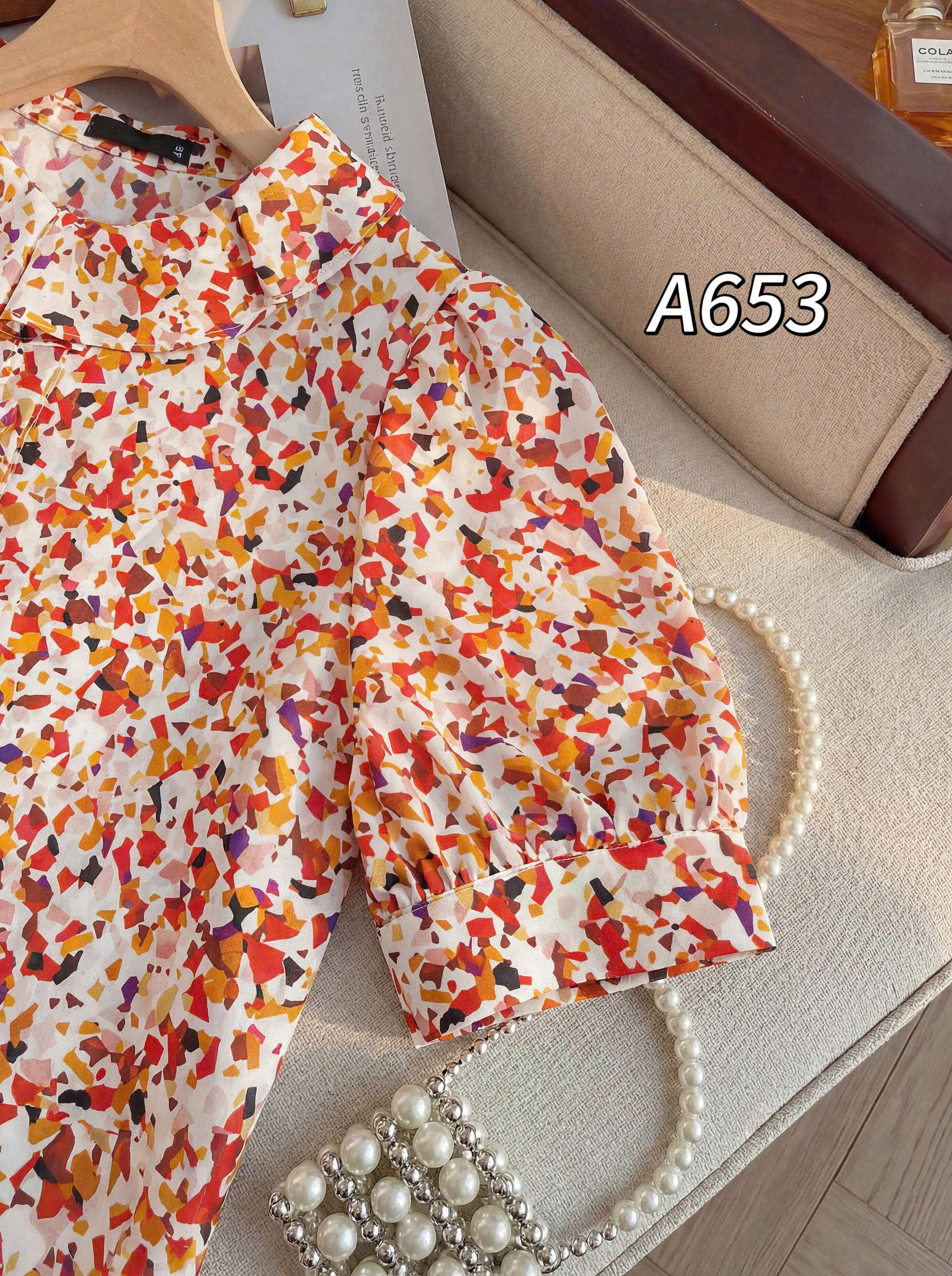 A653 Áo sơ mi cổ bèo họa tiết