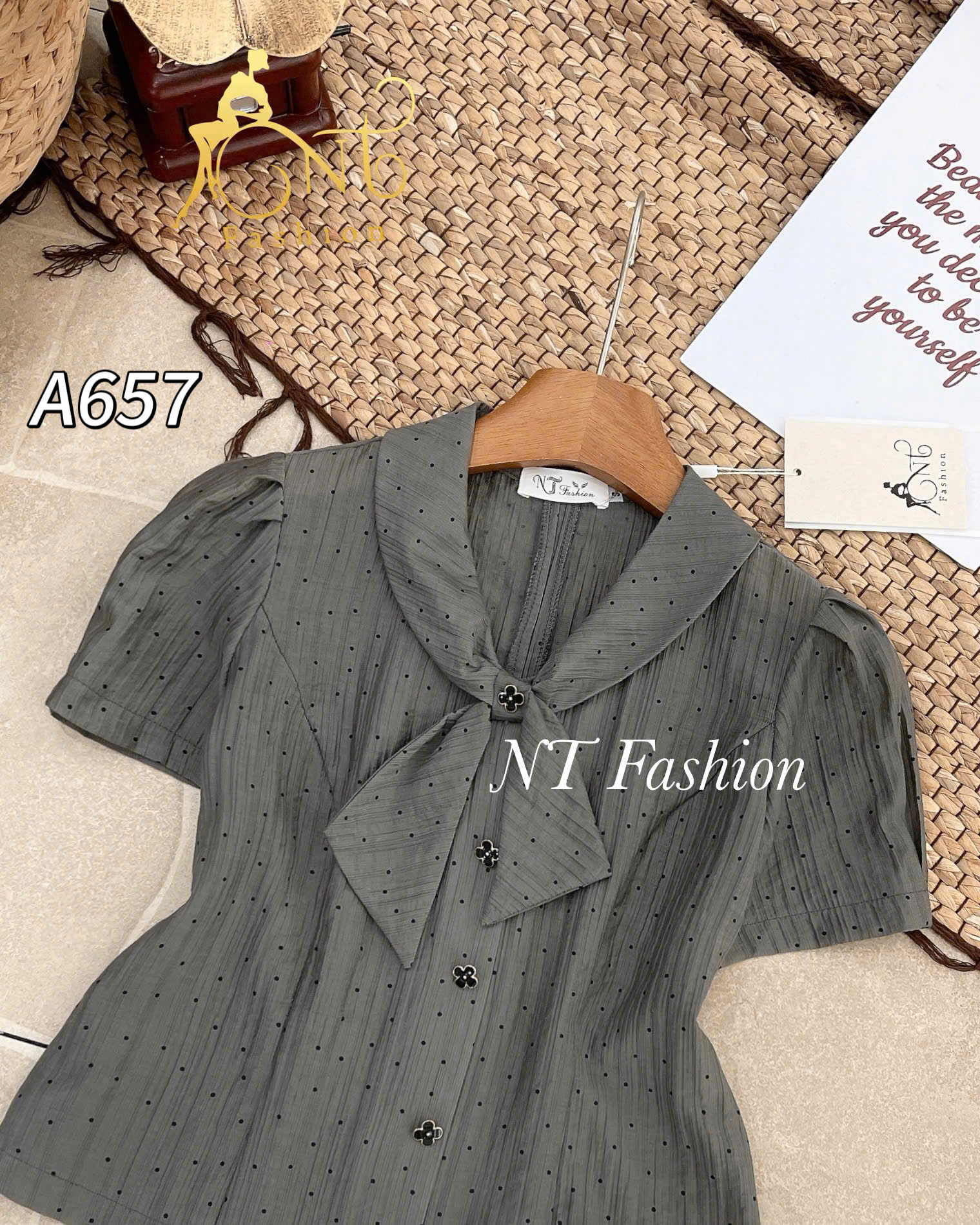 A657 áo kí giả chấm bi