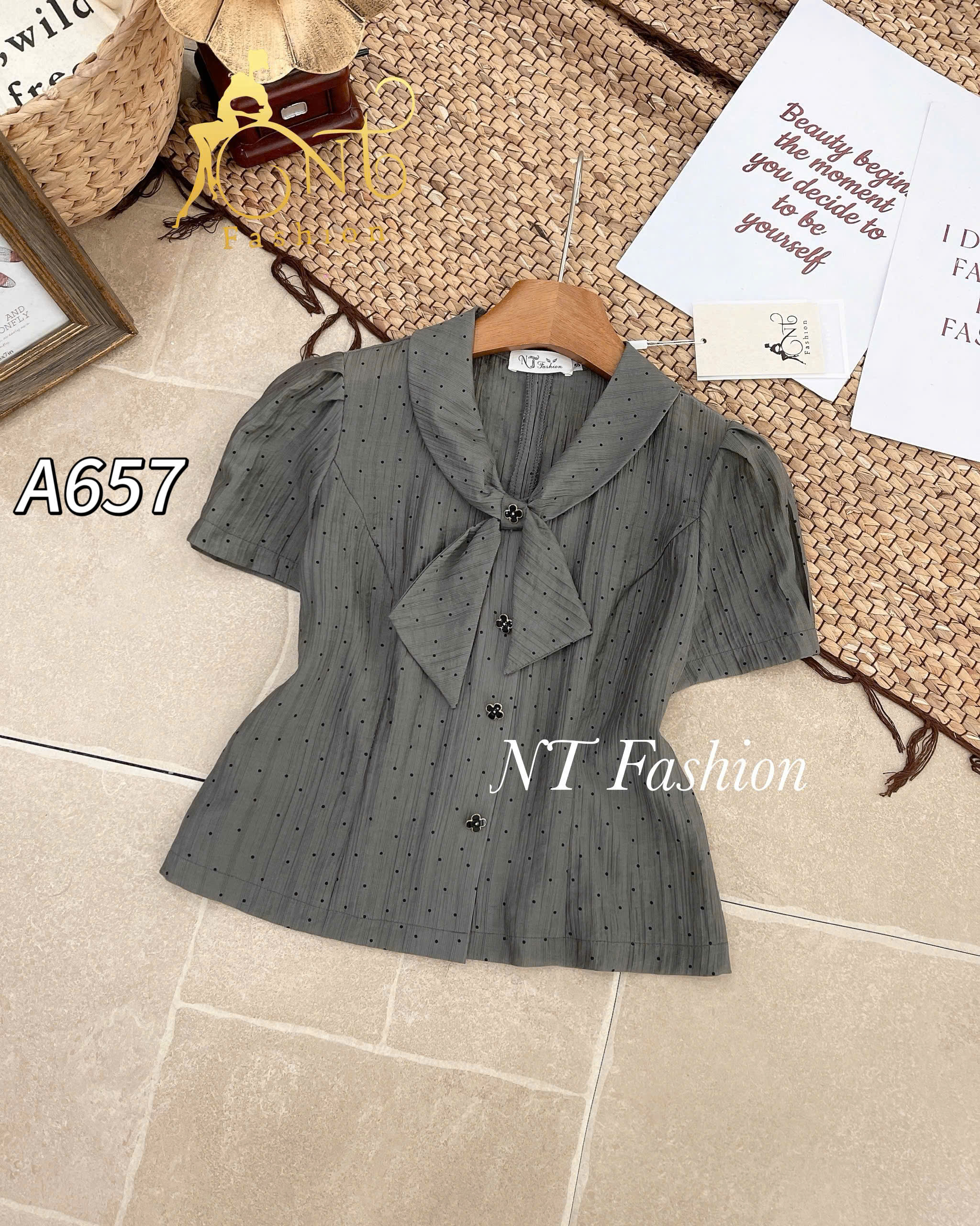 A657 áo kí giả chấm bi