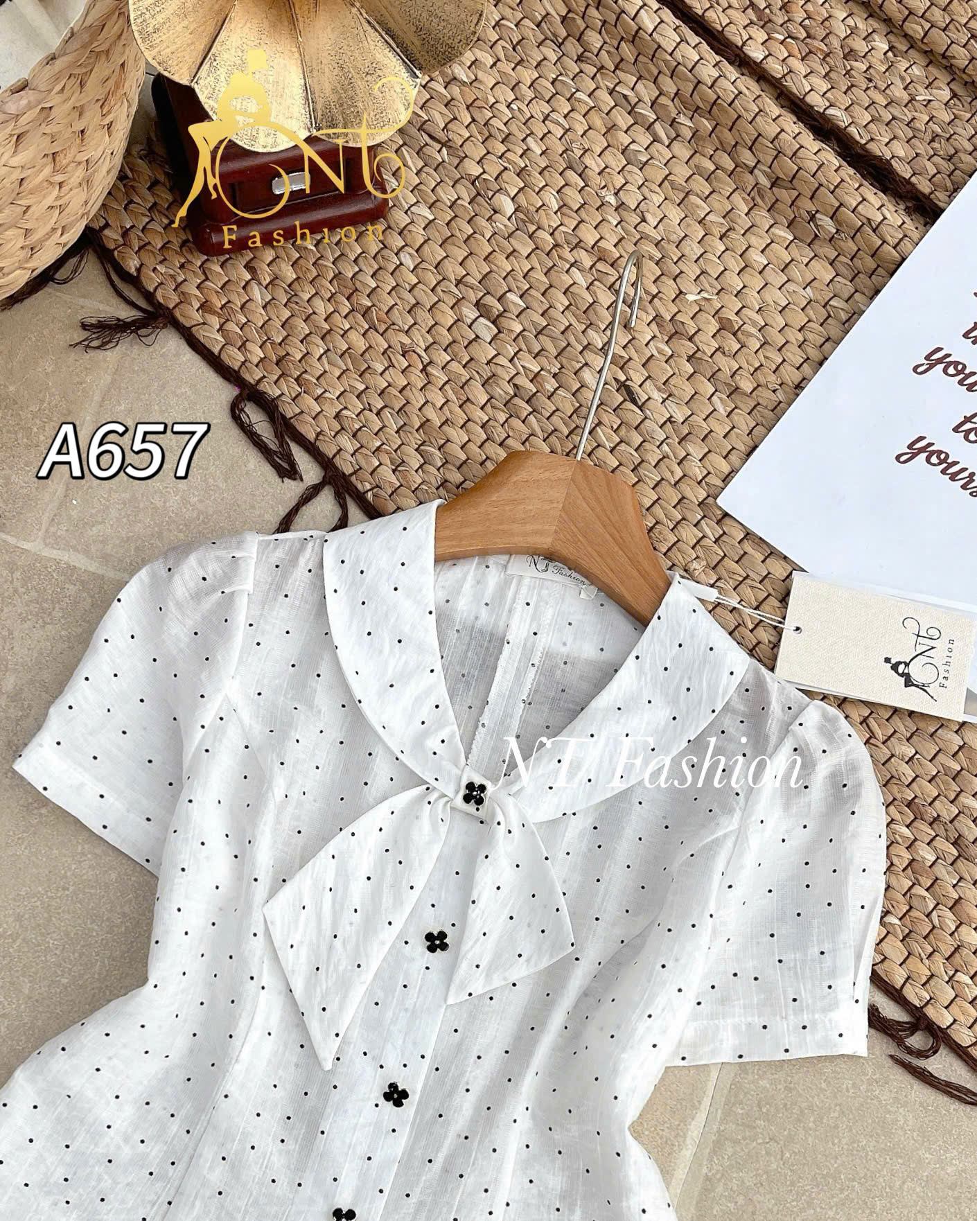 A657 áo kí giả chấm bi