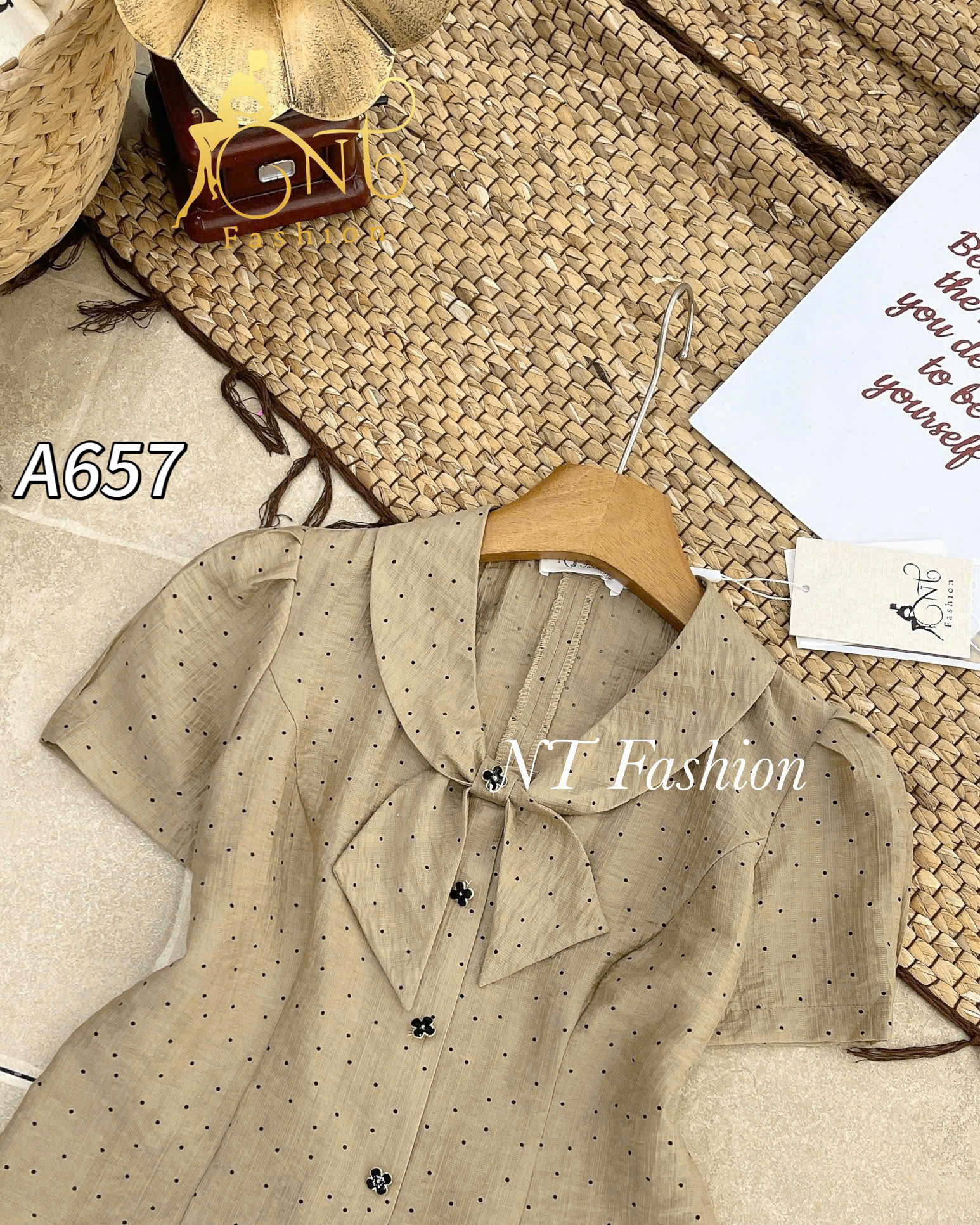 A657 áo kí giả chấm bi