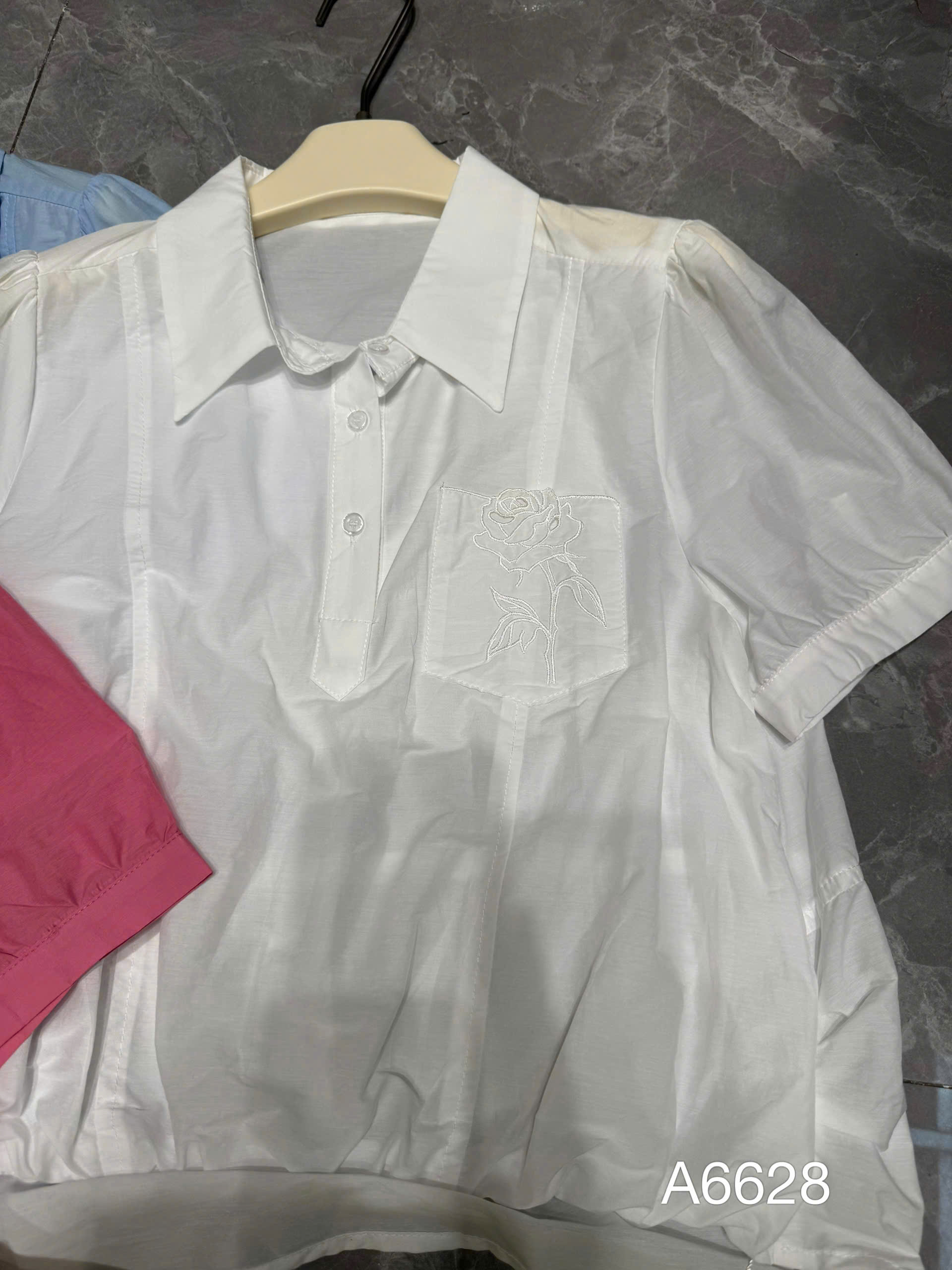 A6628 Áo sơ mi túi thêu hoa hồng