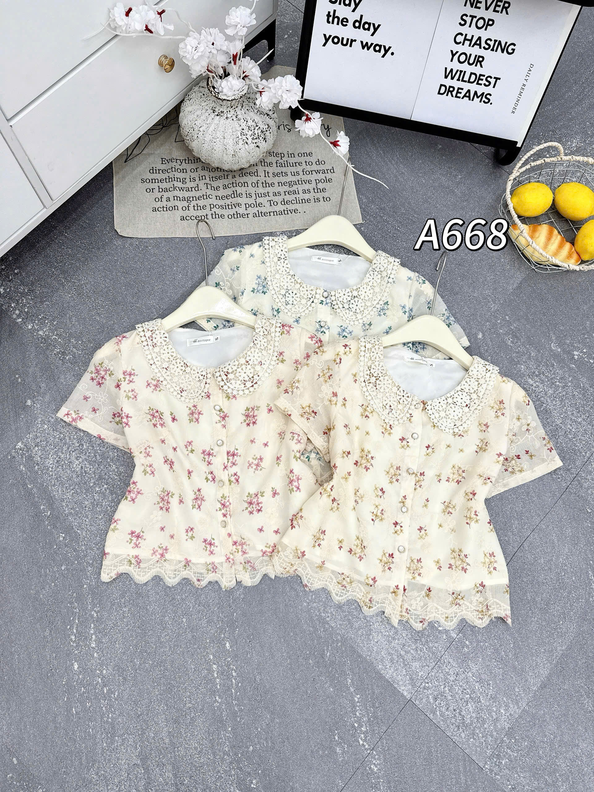 A668 Áo sơ mi chùm hoa cổ ren
