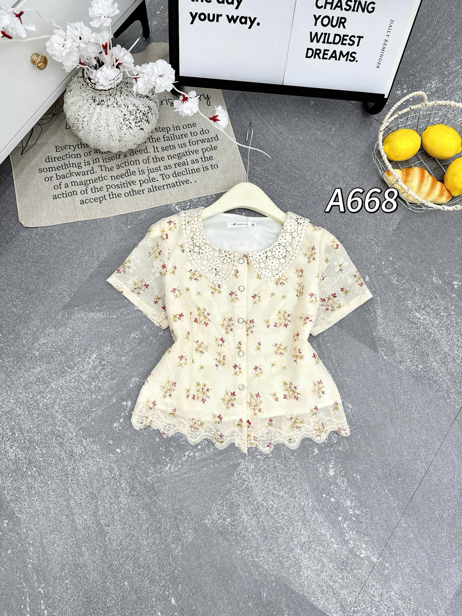 A668 Áo sơ mi chùm hoa cổ ren