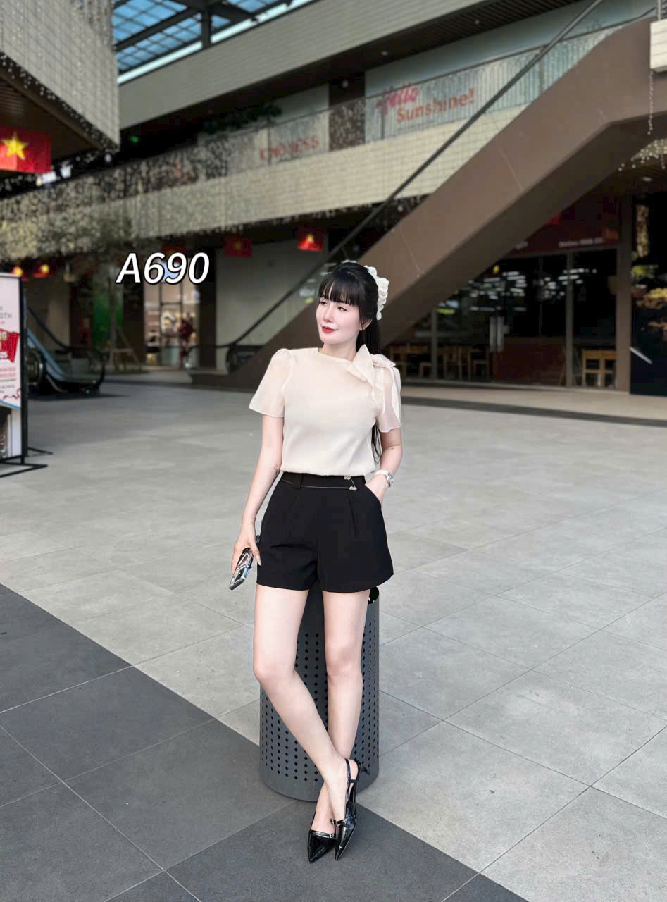 A690 Áo sơ mi nơ vai