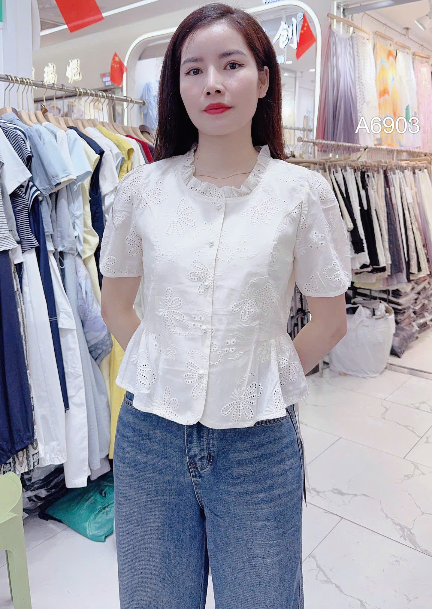 A6903 áo cổ bèo cúc ngoc
