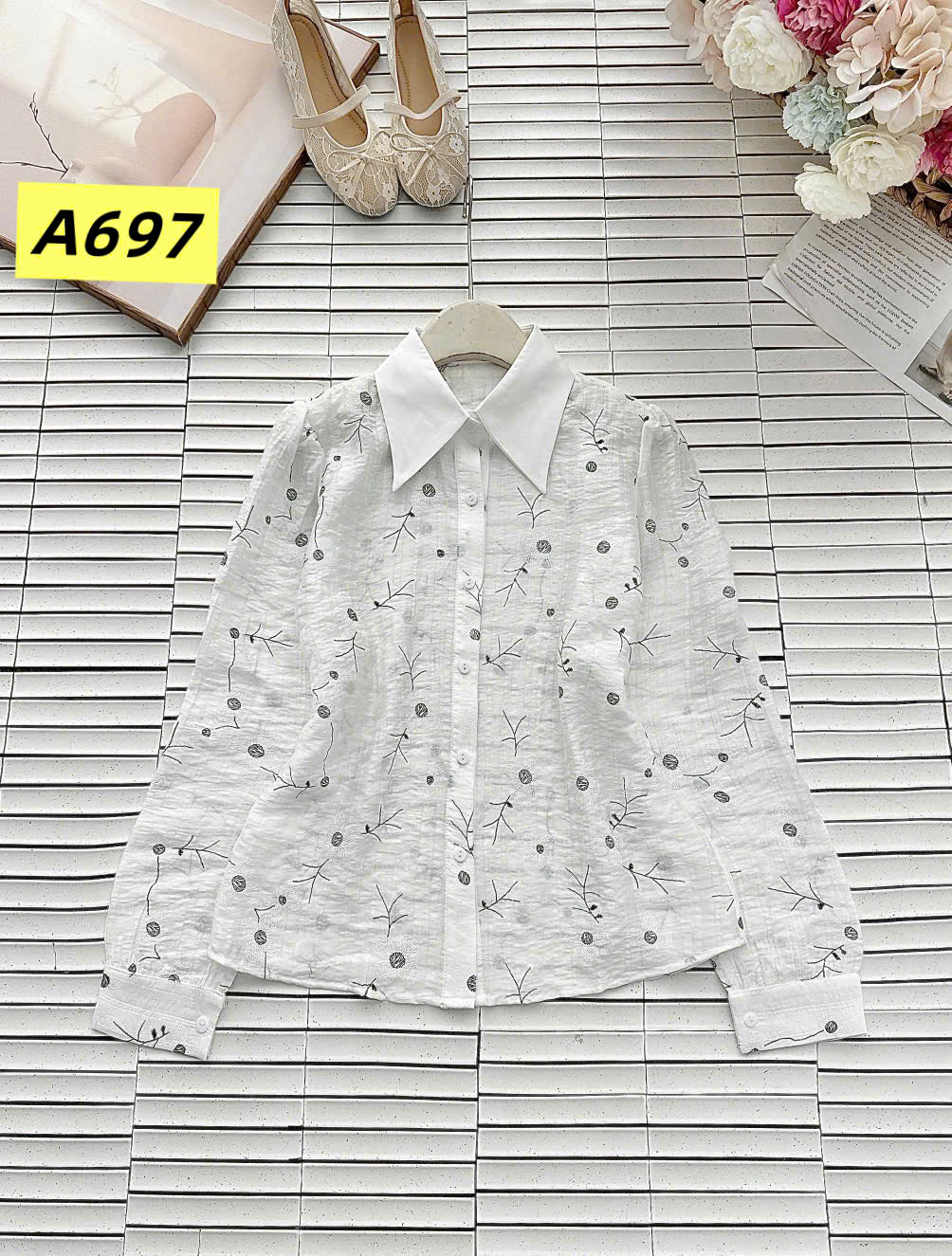 A697 Áo sơ mi hoa cổ trắng dài tay