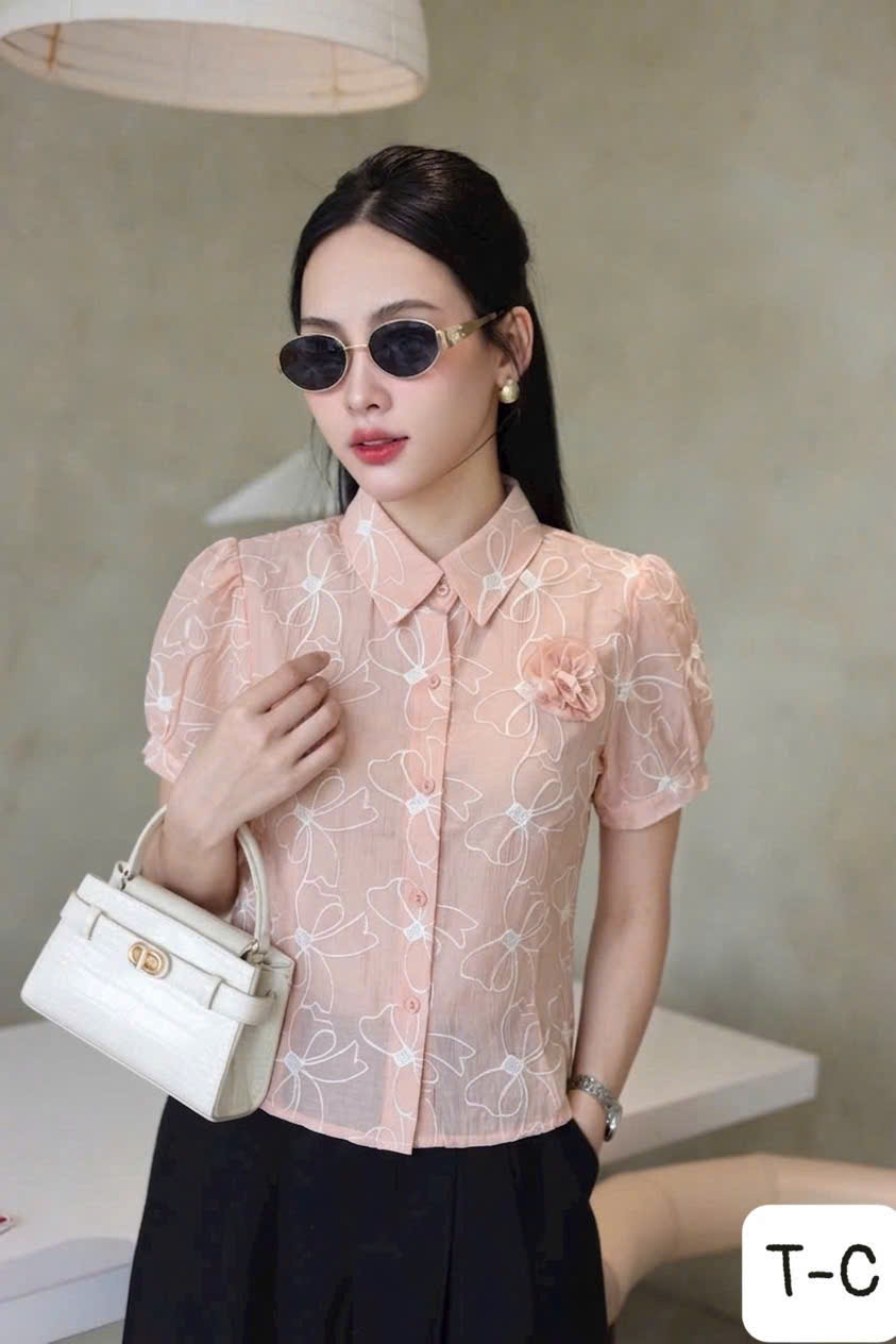 A699 Áo sơ mi thêu nơ hoa ngực