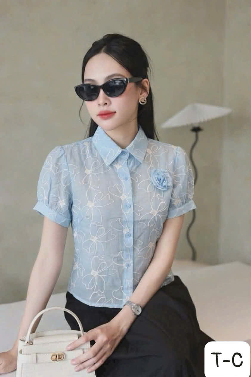 A699 Áo sơ mi thêu nơ hoa ngực