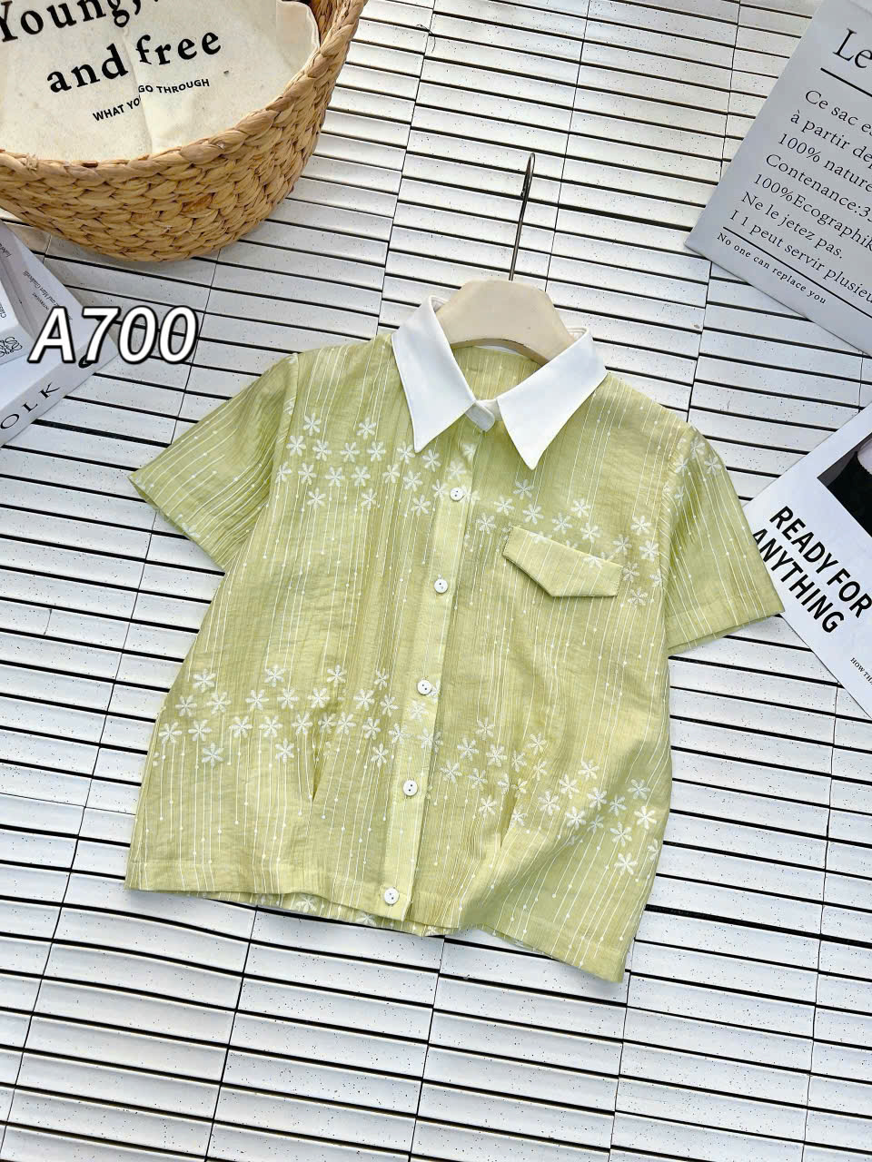 A700 Áo sơ mi hoa túi cơi cổ nhọn