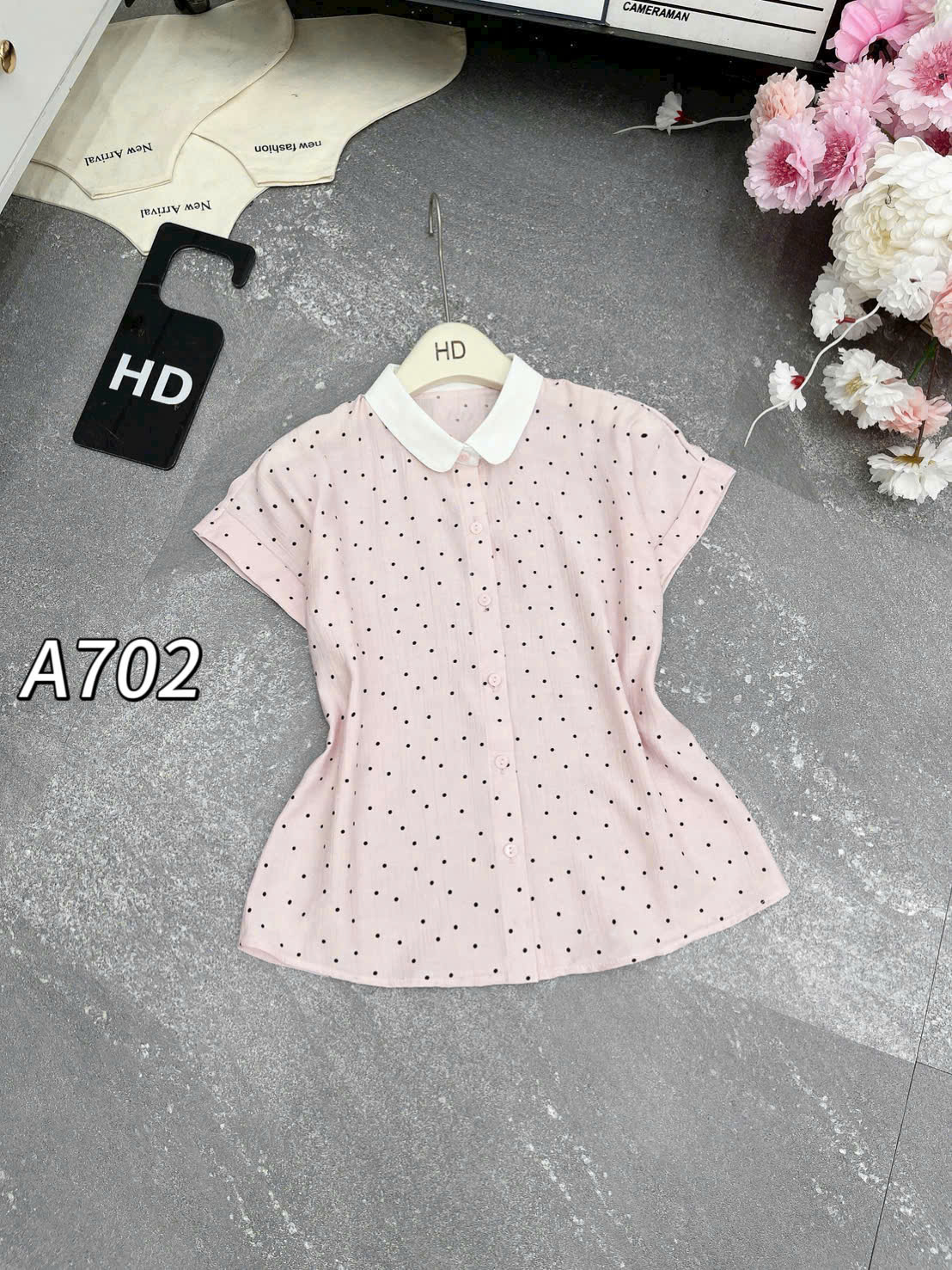 A702 áo chấm bi cổ sen