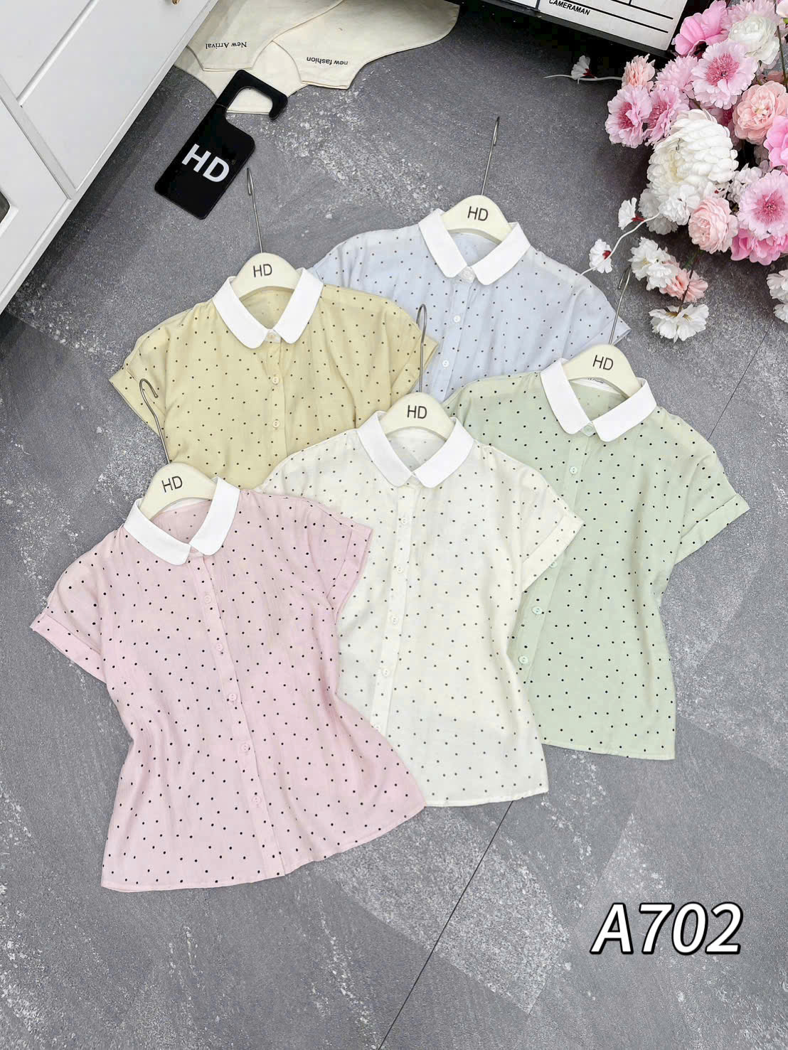 A702 áo chấm bi cổ sen