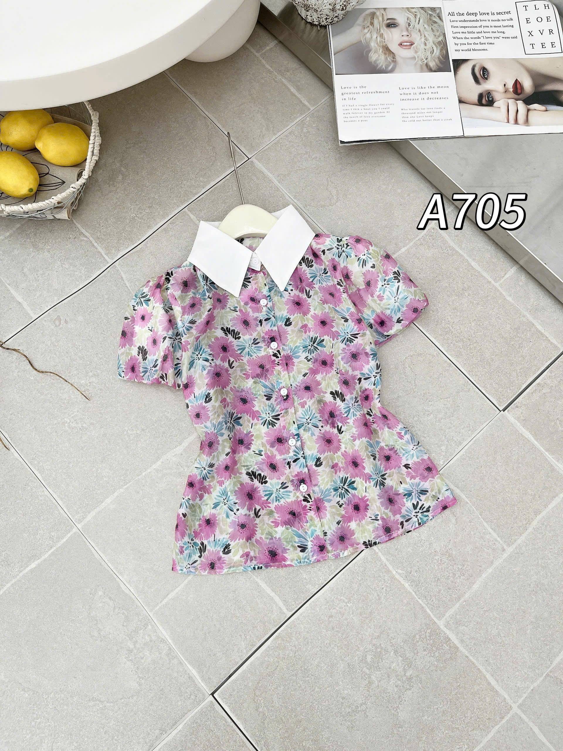 A705 Áo sơ mi hoa cộc tay cổ trắng