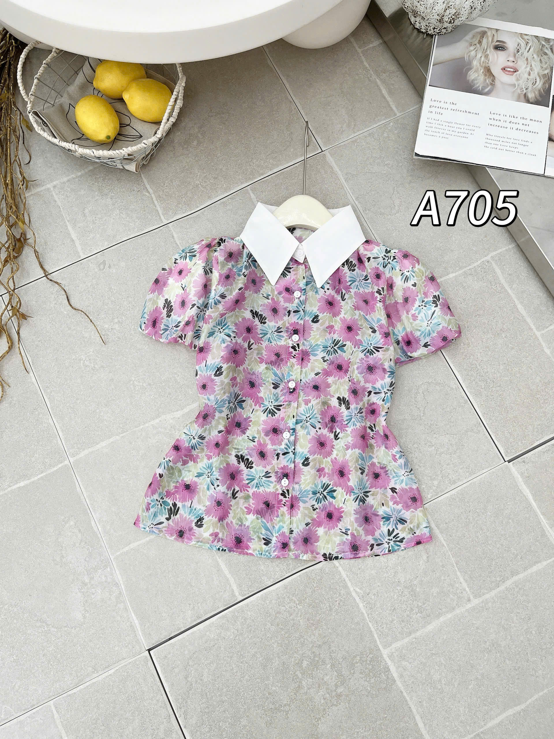 A705 Áo sơ mi hoa cộc tay cổ trắng