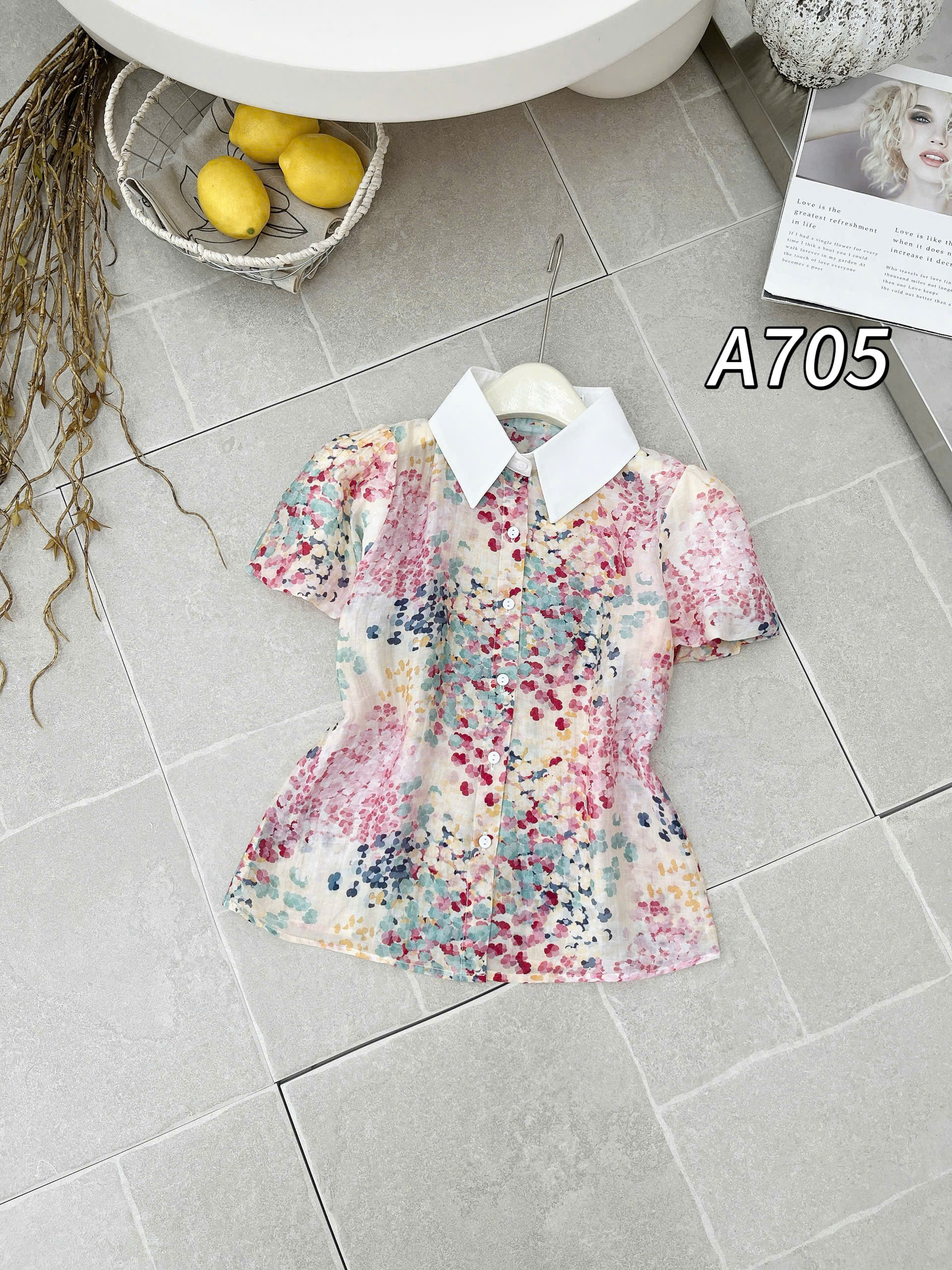 A705 Áo sơ mi hoa cộc tay cổ trắng