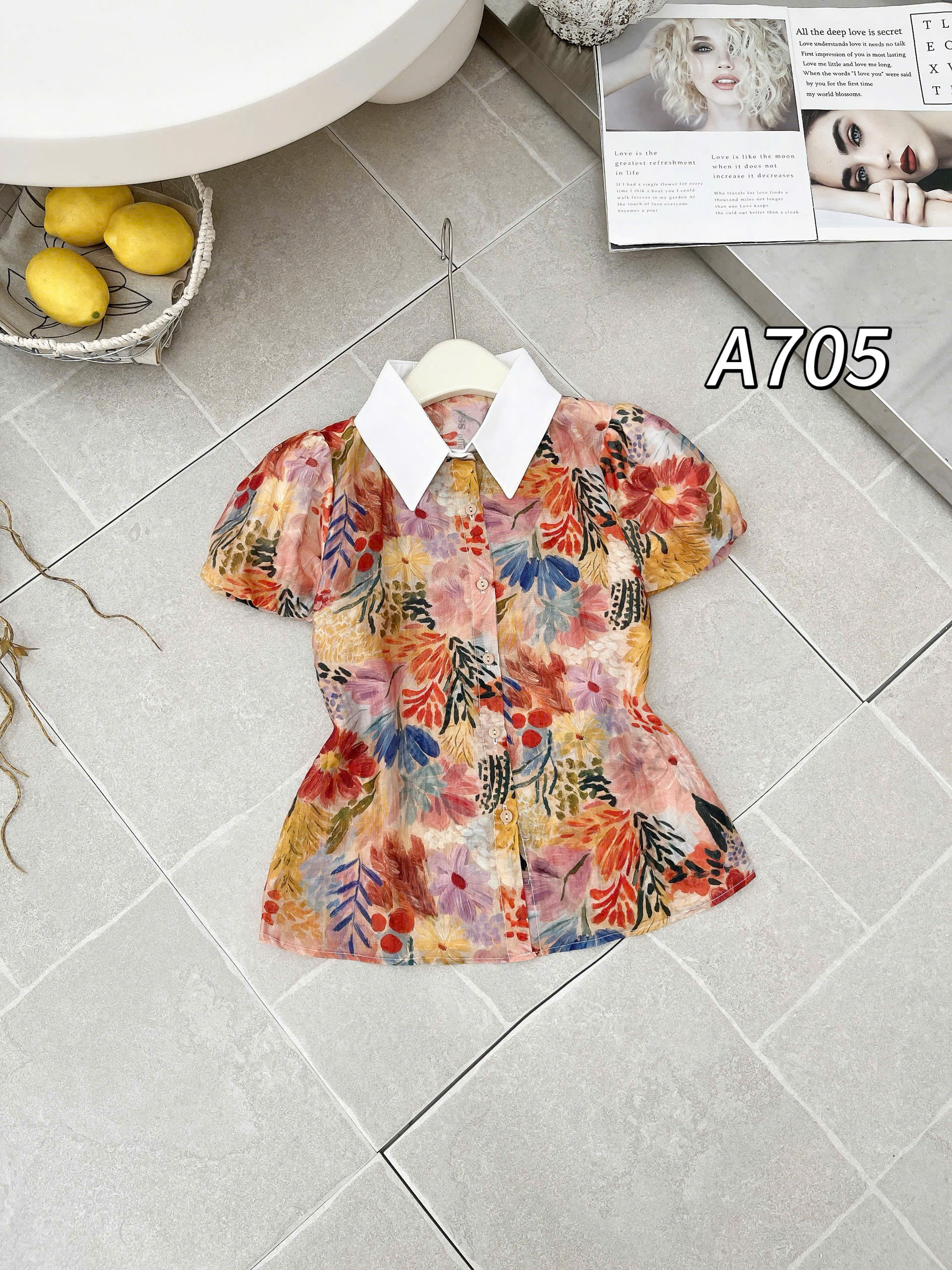 A705 Áo sơ mi hoa cộc tay cổ trắng