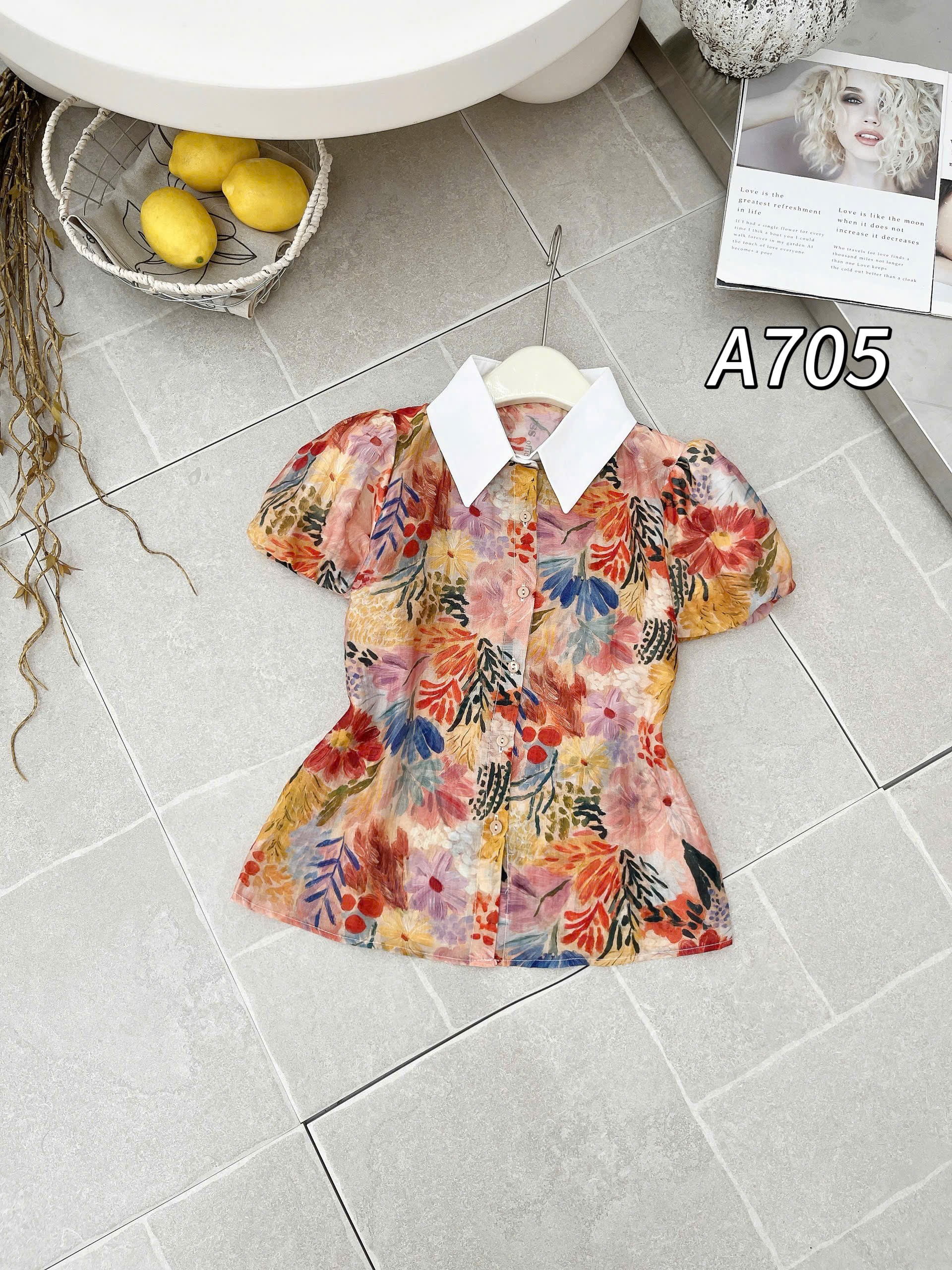 A705 Áo sơ mi hoa cộc tay cổ trắng