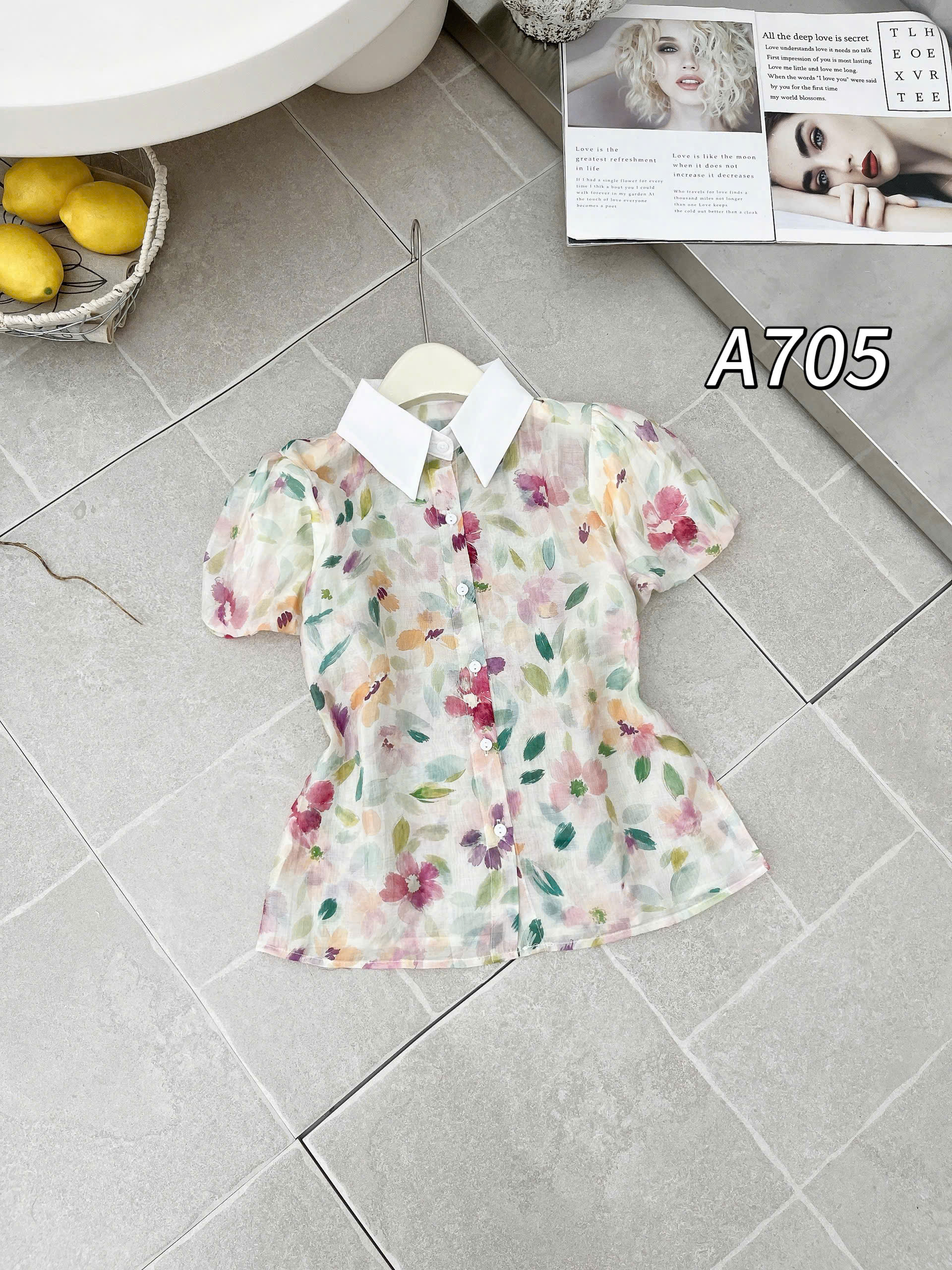 A705 Áo sơ mi hoa cộc tay cổ trắng