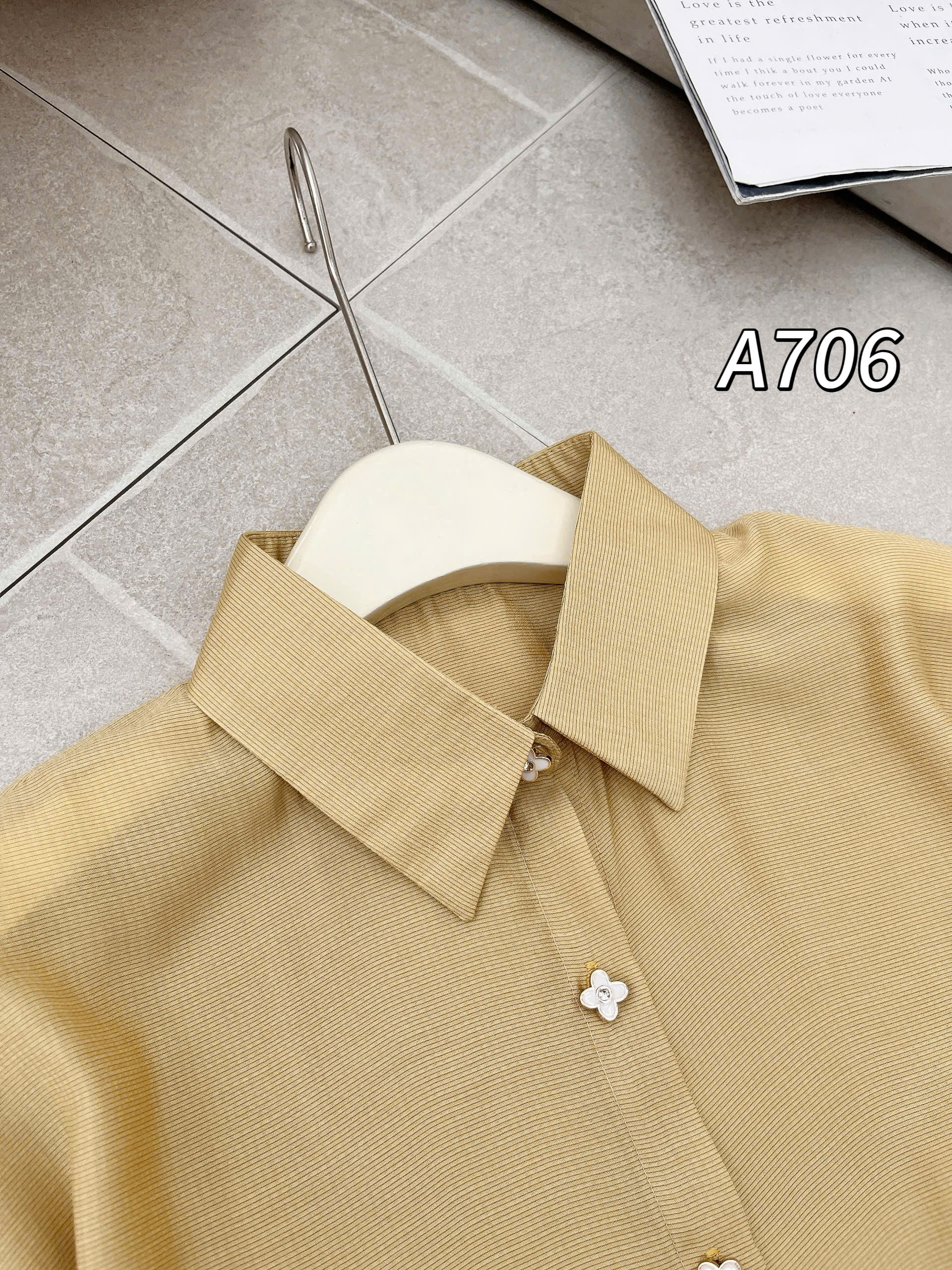 A706 Áo sơ mi cộc tay cúc hoa