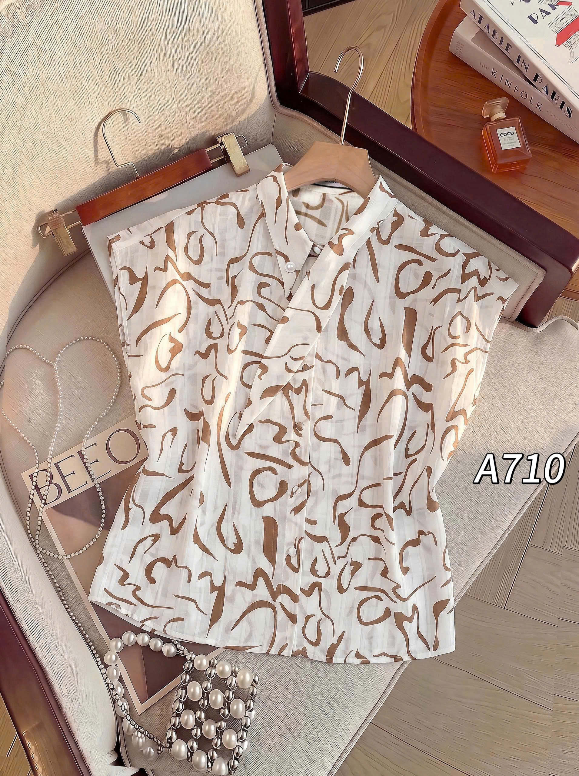 A710 Áo sơ mi tay hến cổ nơ lệch