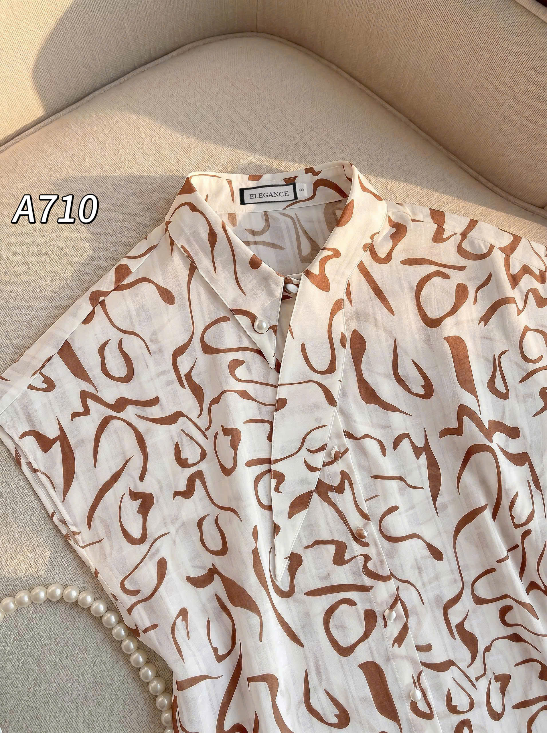 A710 Áo sơ mi tay hến cổ nơ lệch