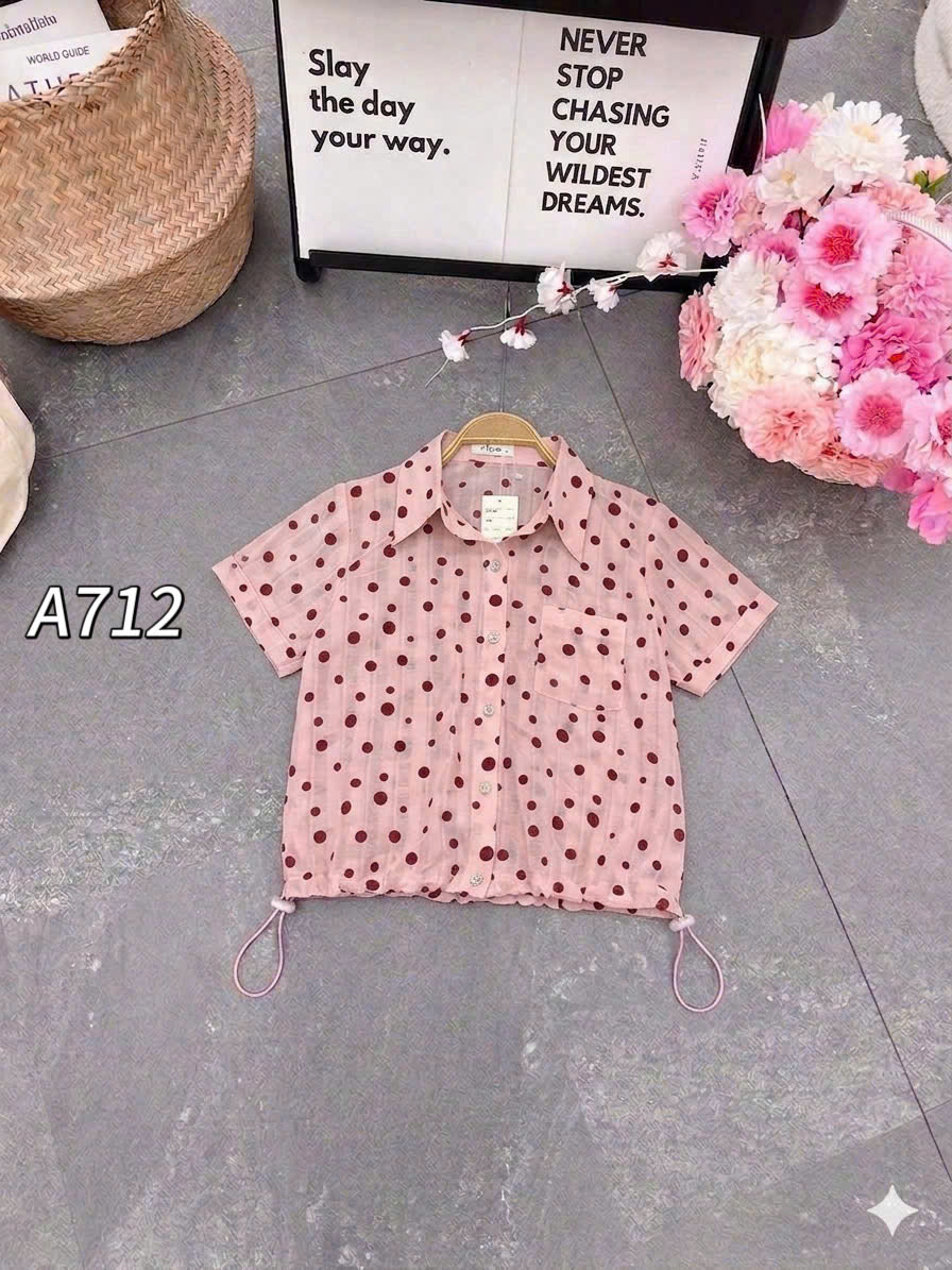 A712 Áo sơ mi túi ngực chấm bi
