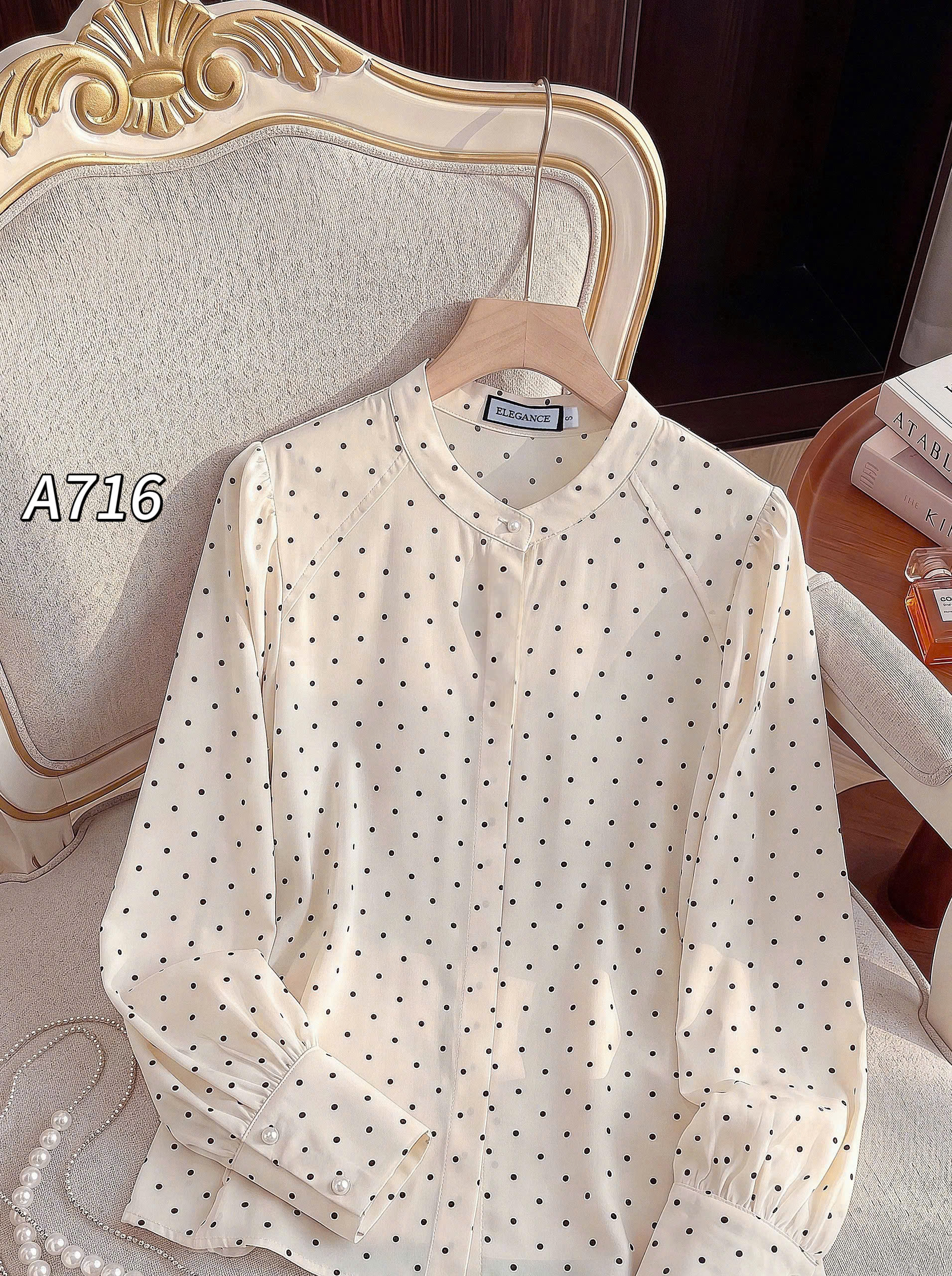 A716 Áo sơ mi chấm bi cổ tròn