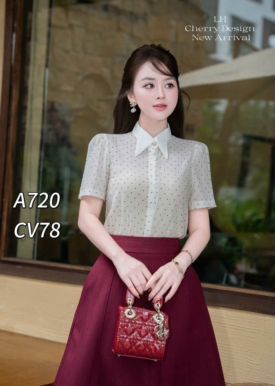 A720 áo chấm bi cổ én