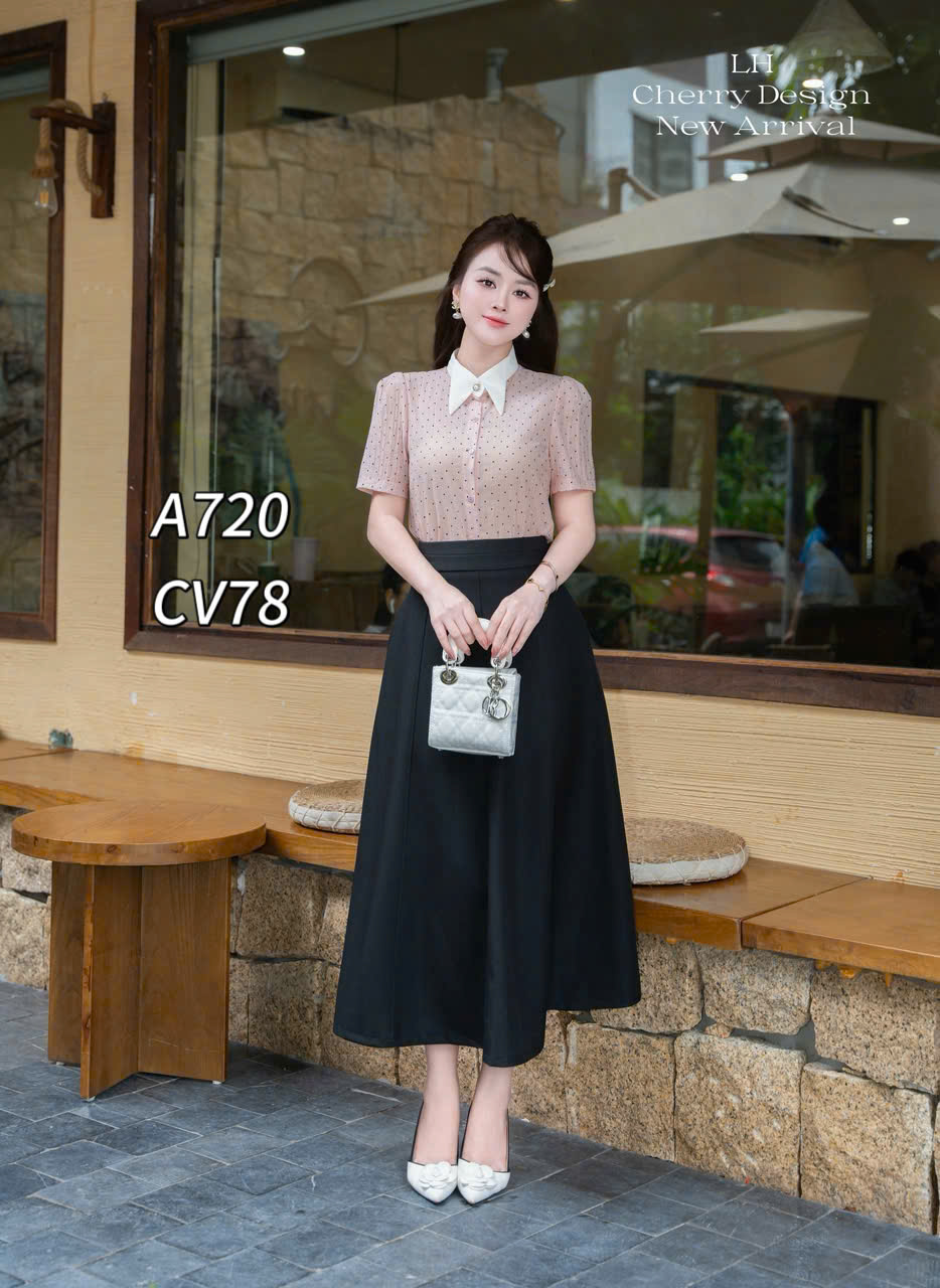 A720 áo chấm bi cổ én