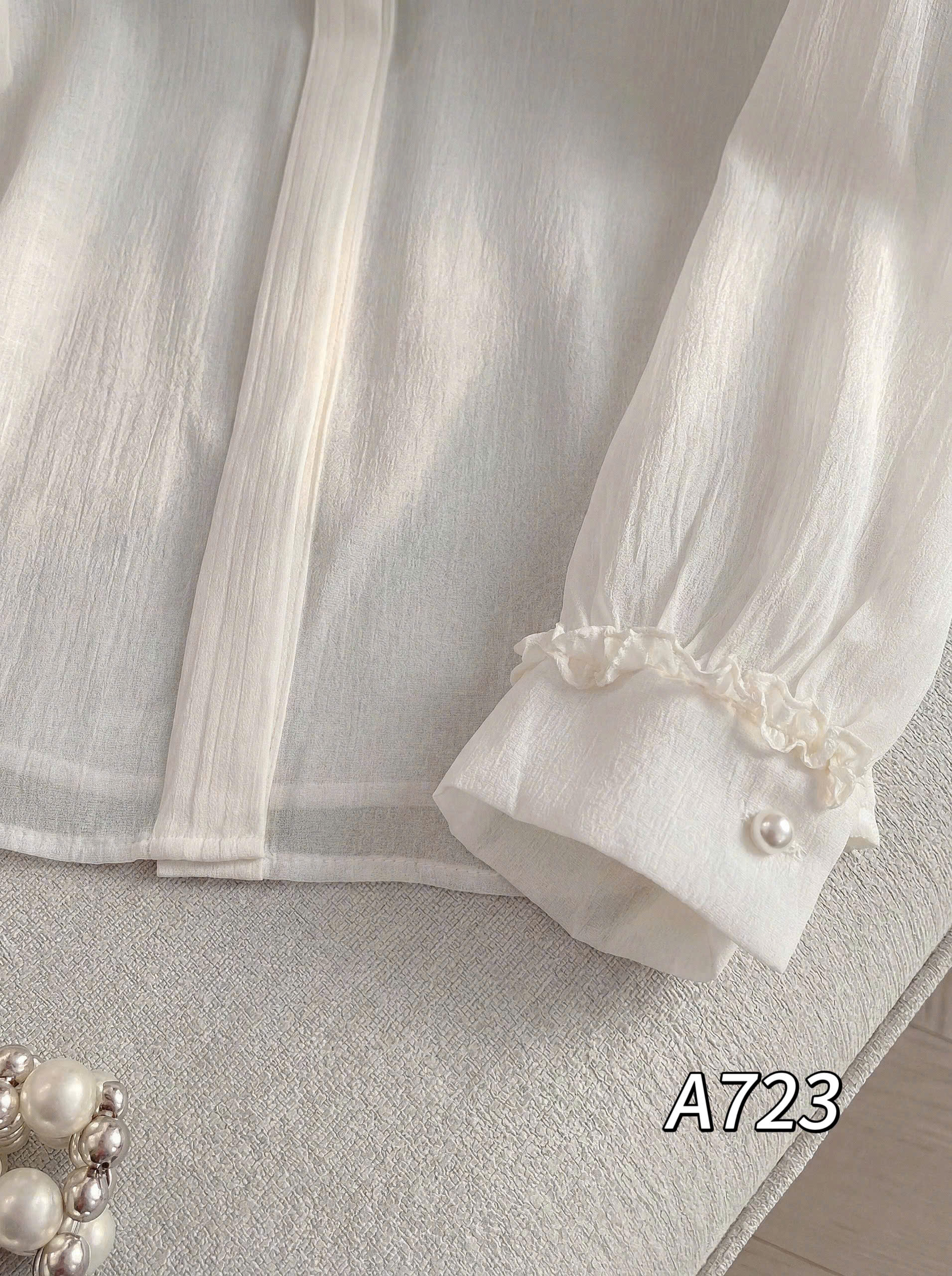 A723 áo tơ yến cổ tròn