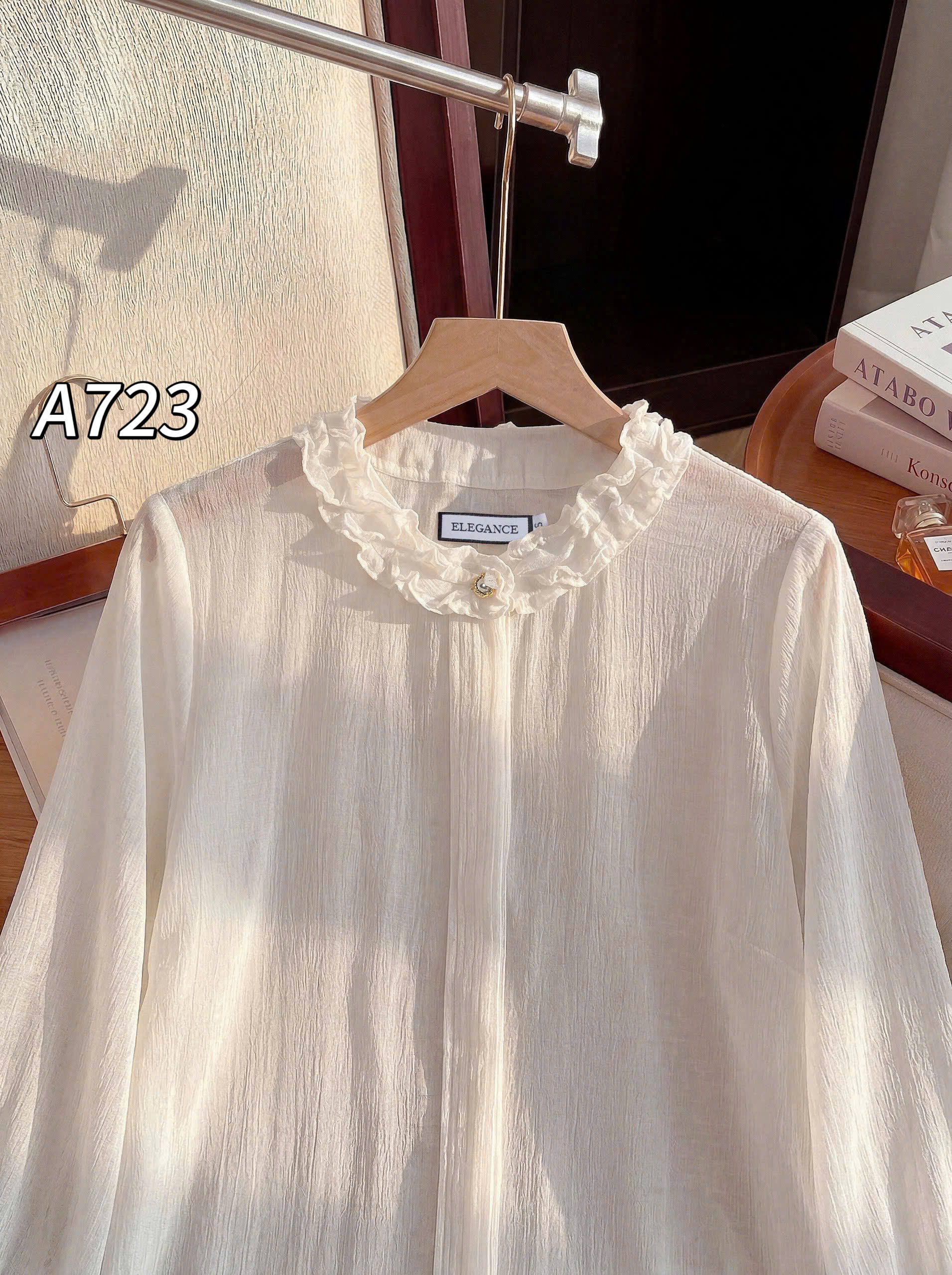 A723 áo tơ yến cổ tròn