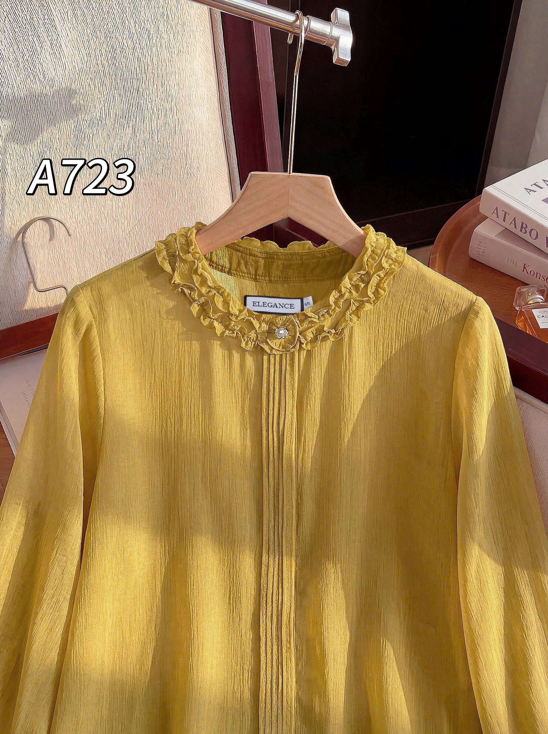 A723 áo tơ yến cổ tròn