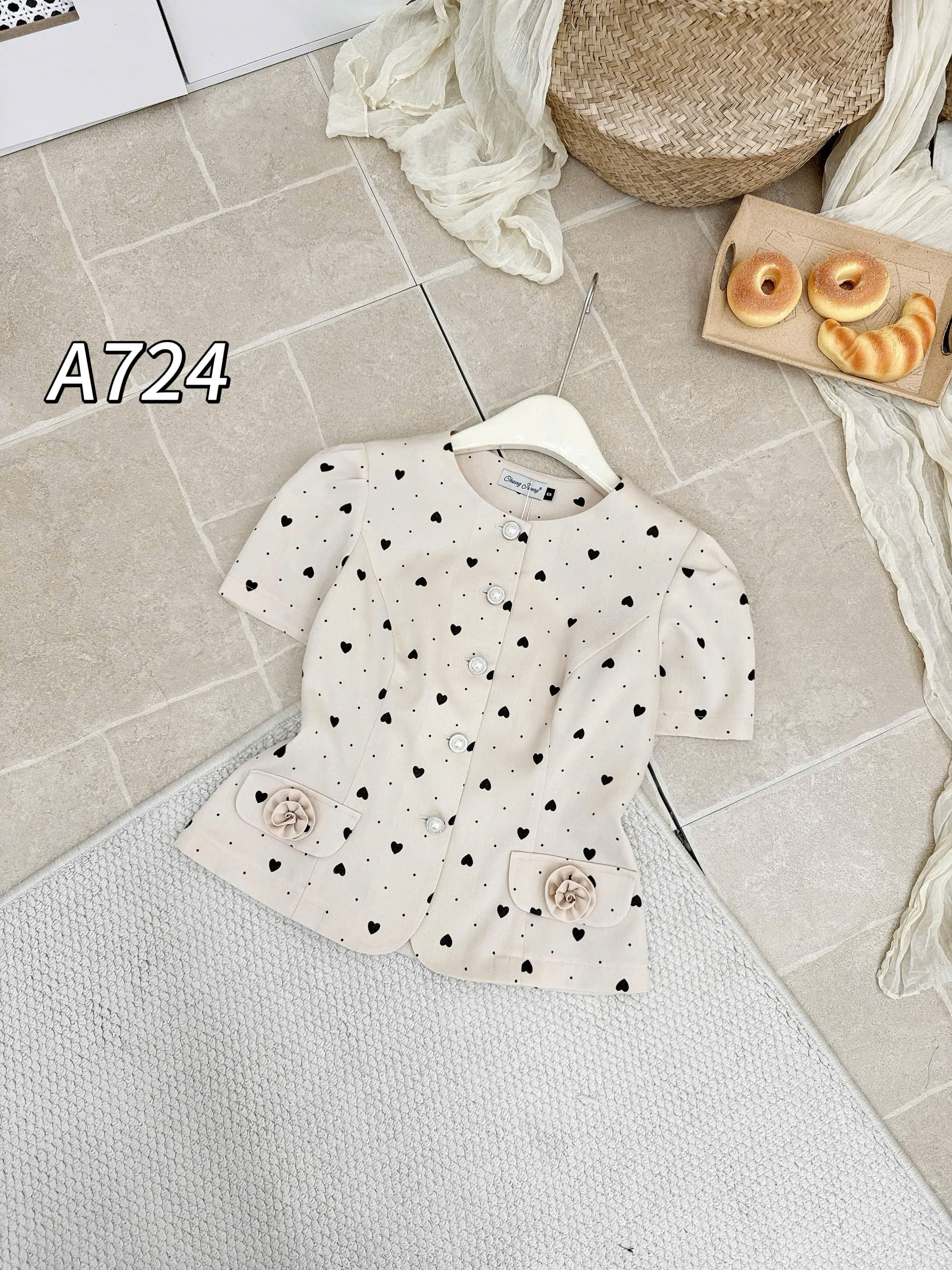 A724 áo kí giả trái tim