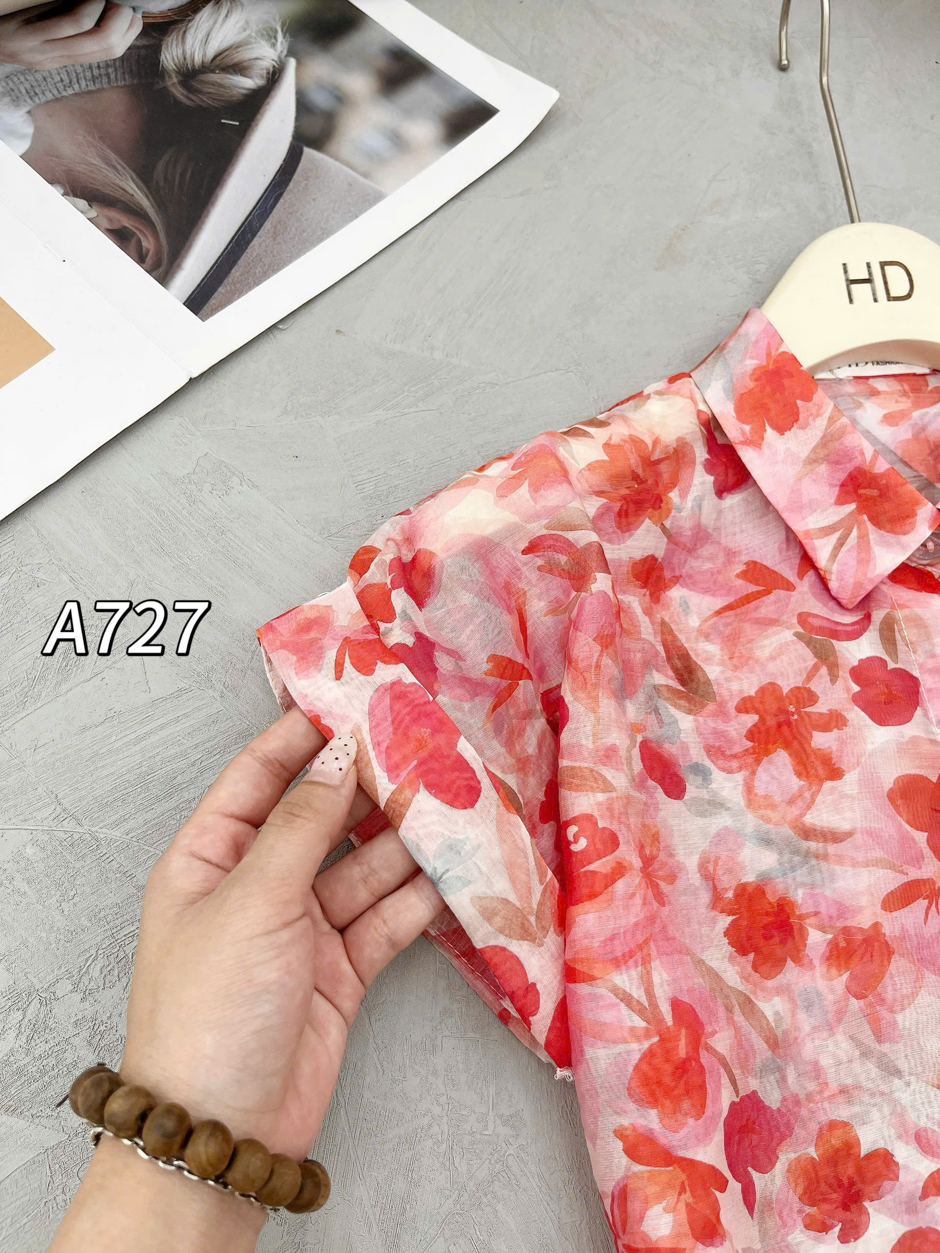 A727 áo tay hến họa tiết