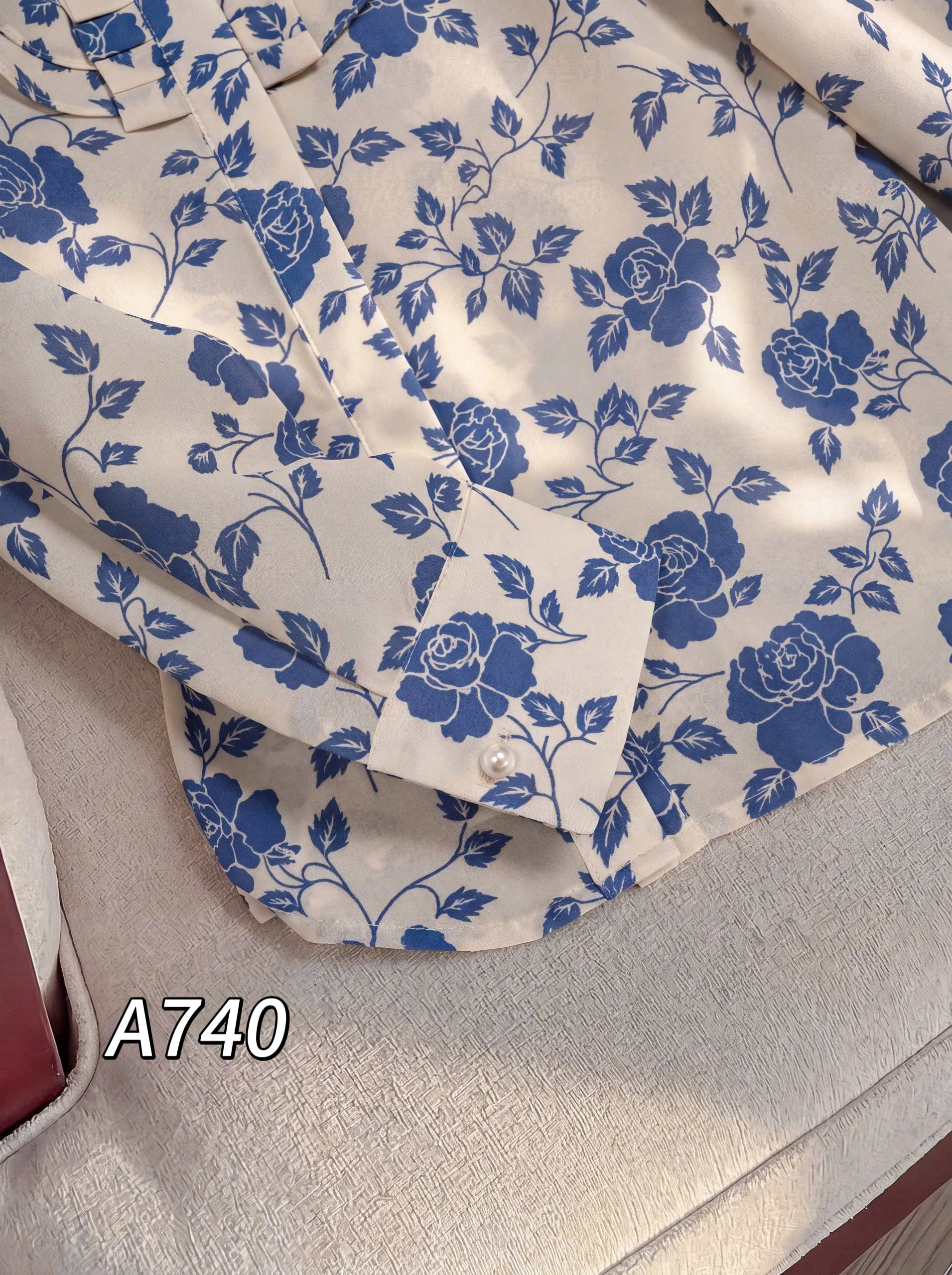 A740 áo hoa cổ xếp ly
